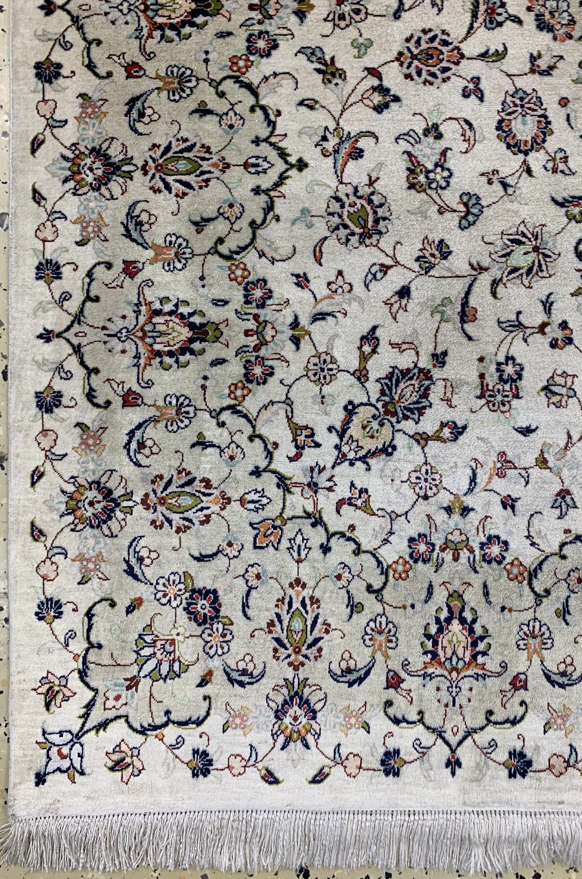 Detail b: Keschan Seide fein, Persien, Ende 20.Jhd, reine Naturseide, ca. 152 x 98 cm, EHZ: 1-2