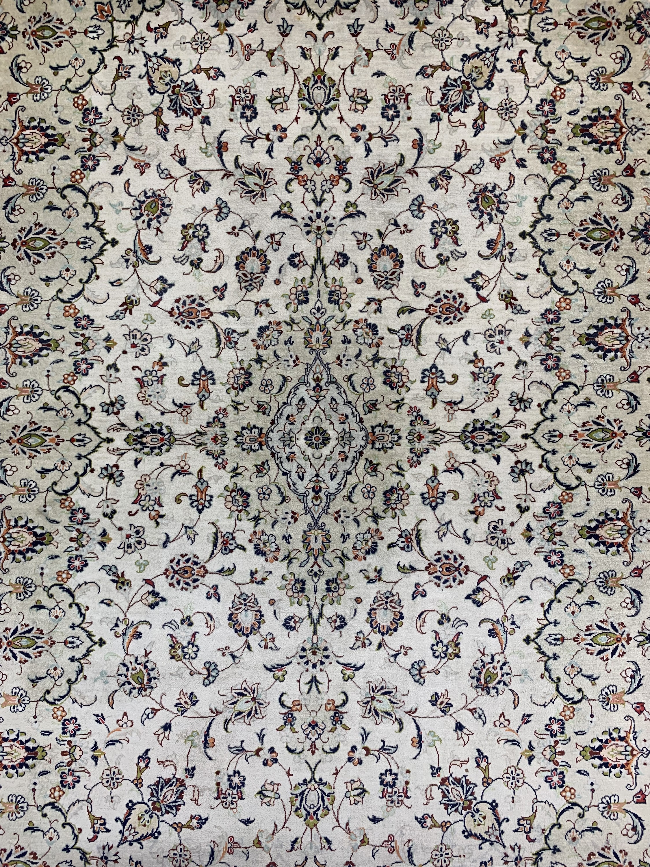 Detail c: Keschan Seide fein, Persien, Ende 20.Jhd, reine Naturseide, ca. 152 x 98 cm, EHZ: 1-2