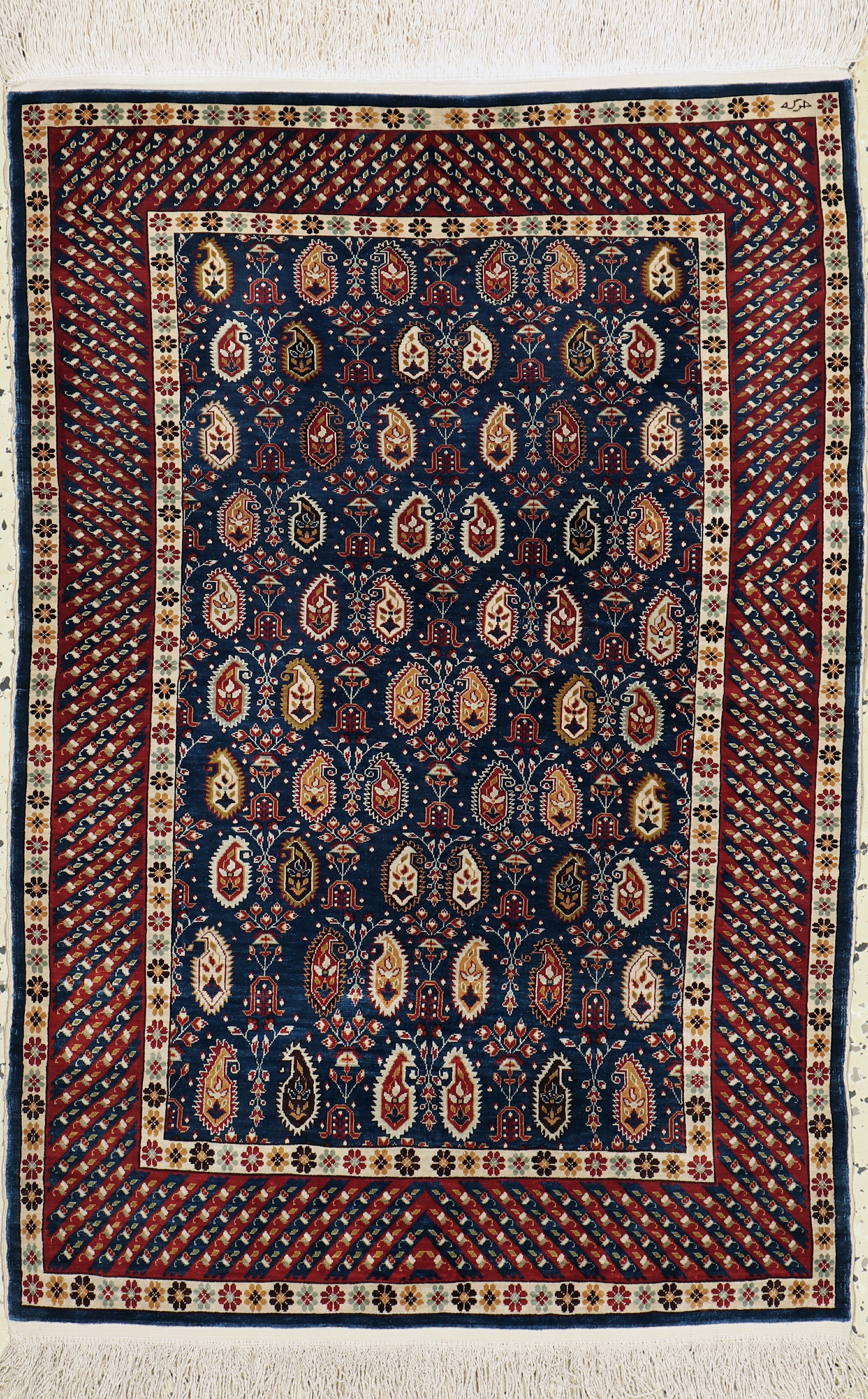 Hereke Seide signiert, Türkei, Mitte 20.Jhd, reine Naturseide, ca. 94 x 64 cm, ca. 1,0 Mio. Kn/qm, EHZ: 1-2