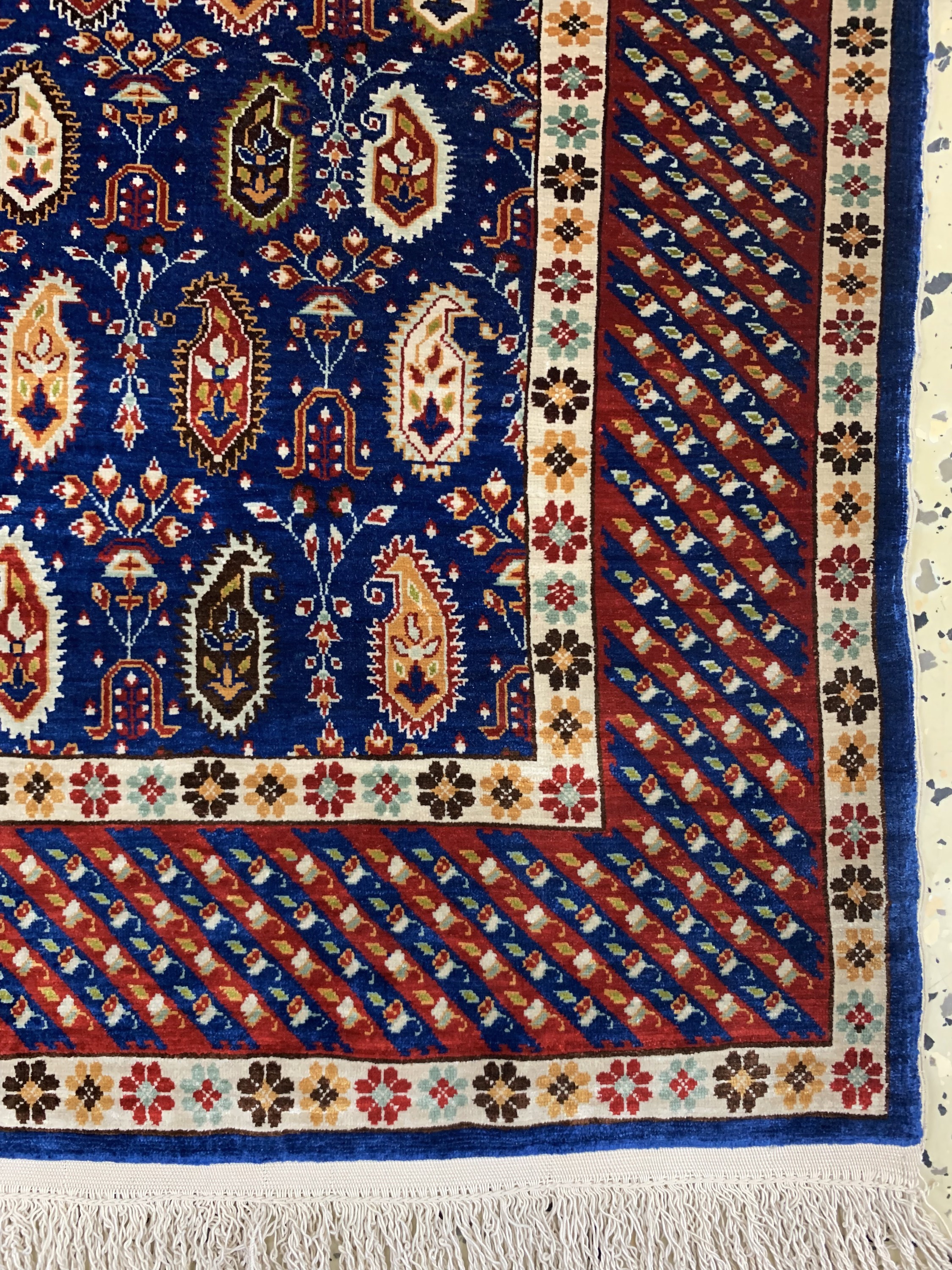 Detail a: Hereke Seide signiert, Türkei, Mitte 20.Jhd, reine Naturseide, ca. 94 x 64 cm, ca. 1,0 Mio. Kn/qm, EHZ: 1-2