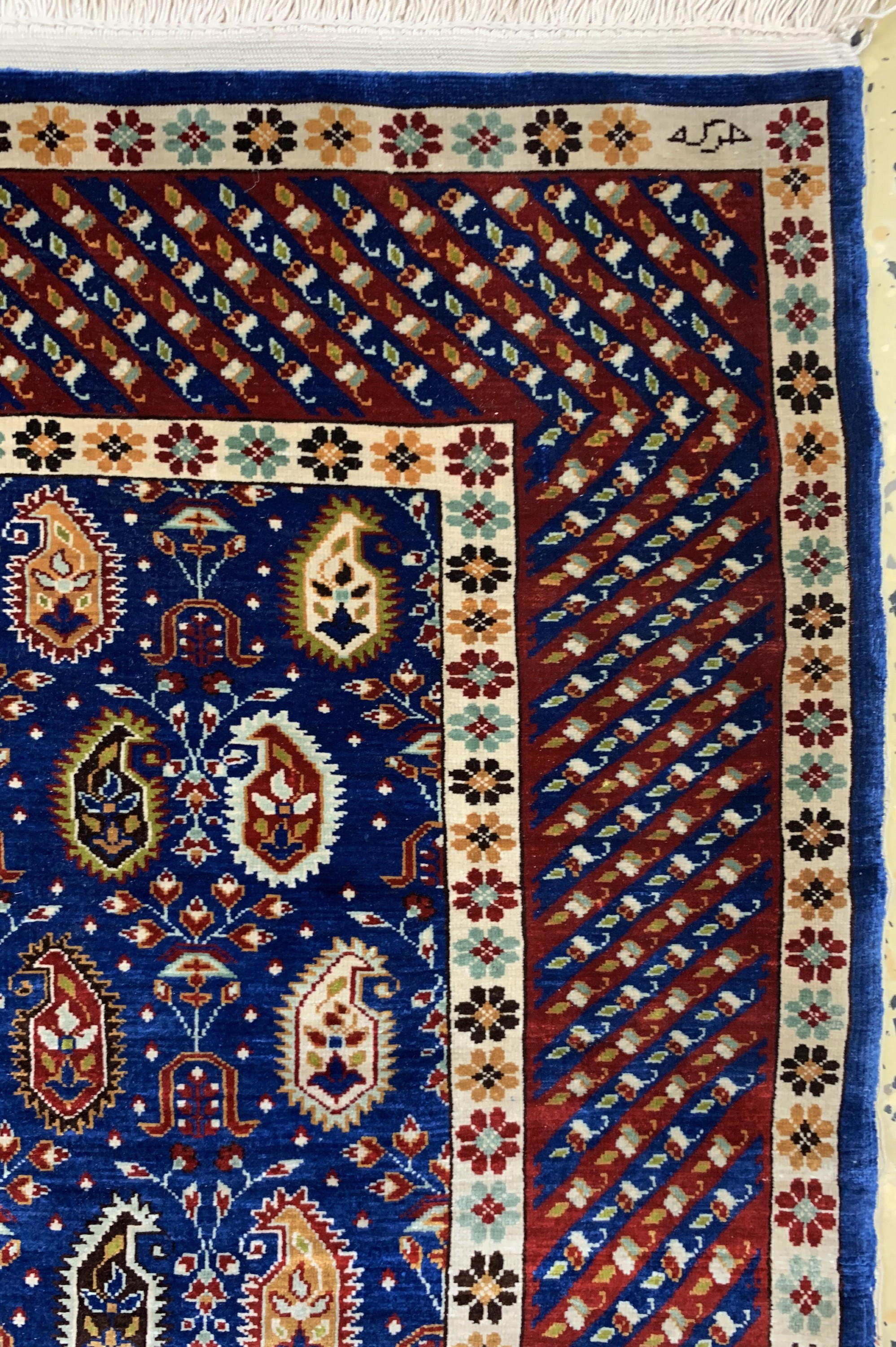 Detail c: Hereke Seide signiert, Türkei, Mitte 20.Jhd, reine Naturseide, ca. 94 x 64 cm, ca. 1,0 Mio. Kn/qm, EHZ: 1-2