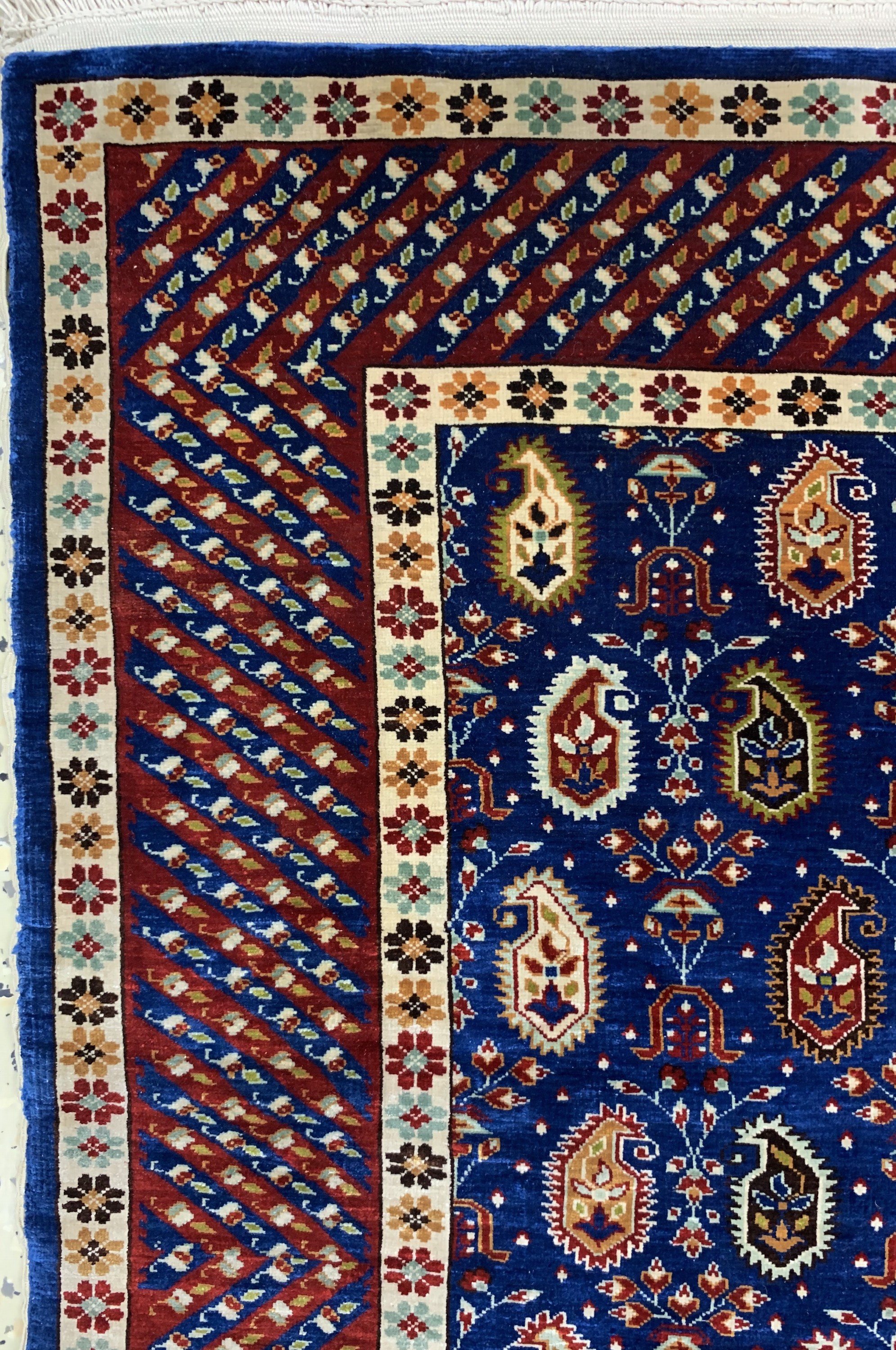 Detail d: Hereke Seide signiert, Türkei, Mitte 20.Jhd, reine Naturseide, ca. 94 x 64 cm, ca. 1,0 Mio. Kn/qm, EHZ: 1-2