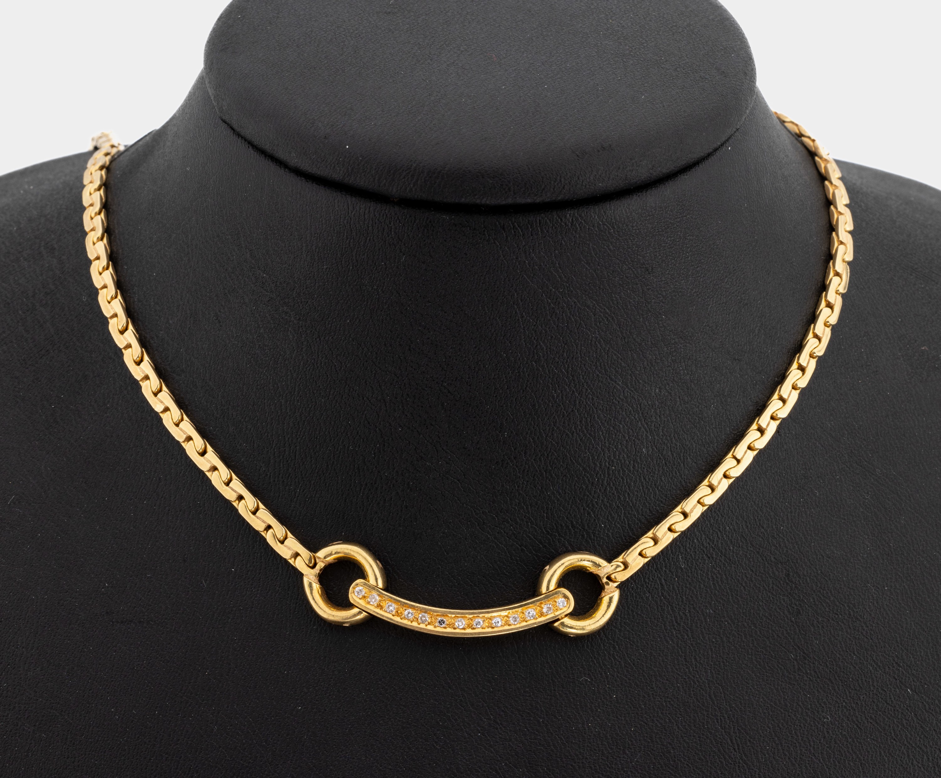 18 kt Gold Diamant-Collier, GG 750/000, Mittelteil bes. mit 13 8/8-Diamanten zus. ca. 0.13 ct Weiß/p, L. ca. 42 cm, Kastenschloss mit ...
