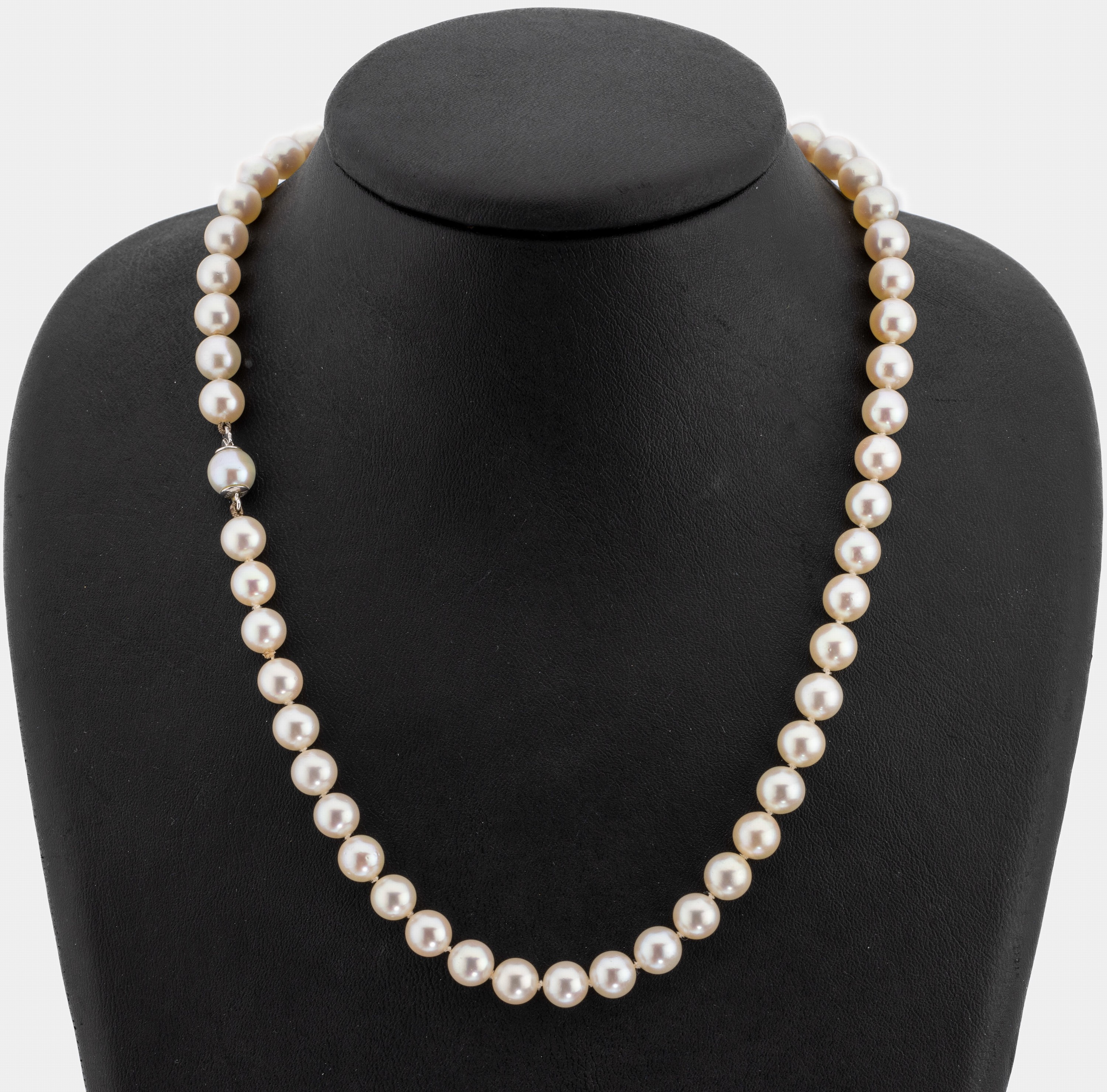 Zuchtperl-Collier mit 18 kt Gold Schließe, WG 750/000, Akoyazuchtperlen, D. ca. 7 mm, Steckverschluss in Perle eingearbeitet, L. ca.100 cm