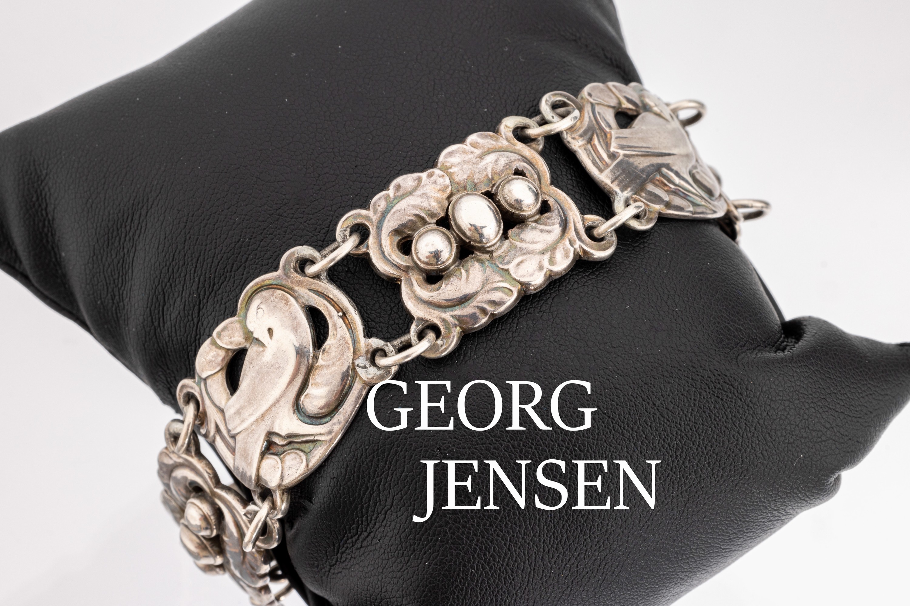 GEORG JENSEN Armband, 925er Silber, Dänemark 1933-44, Modell 14, Entwurf Georg Jensen, florale Konzeption mit Vögeln, L. ca. 18.5 cm, ...