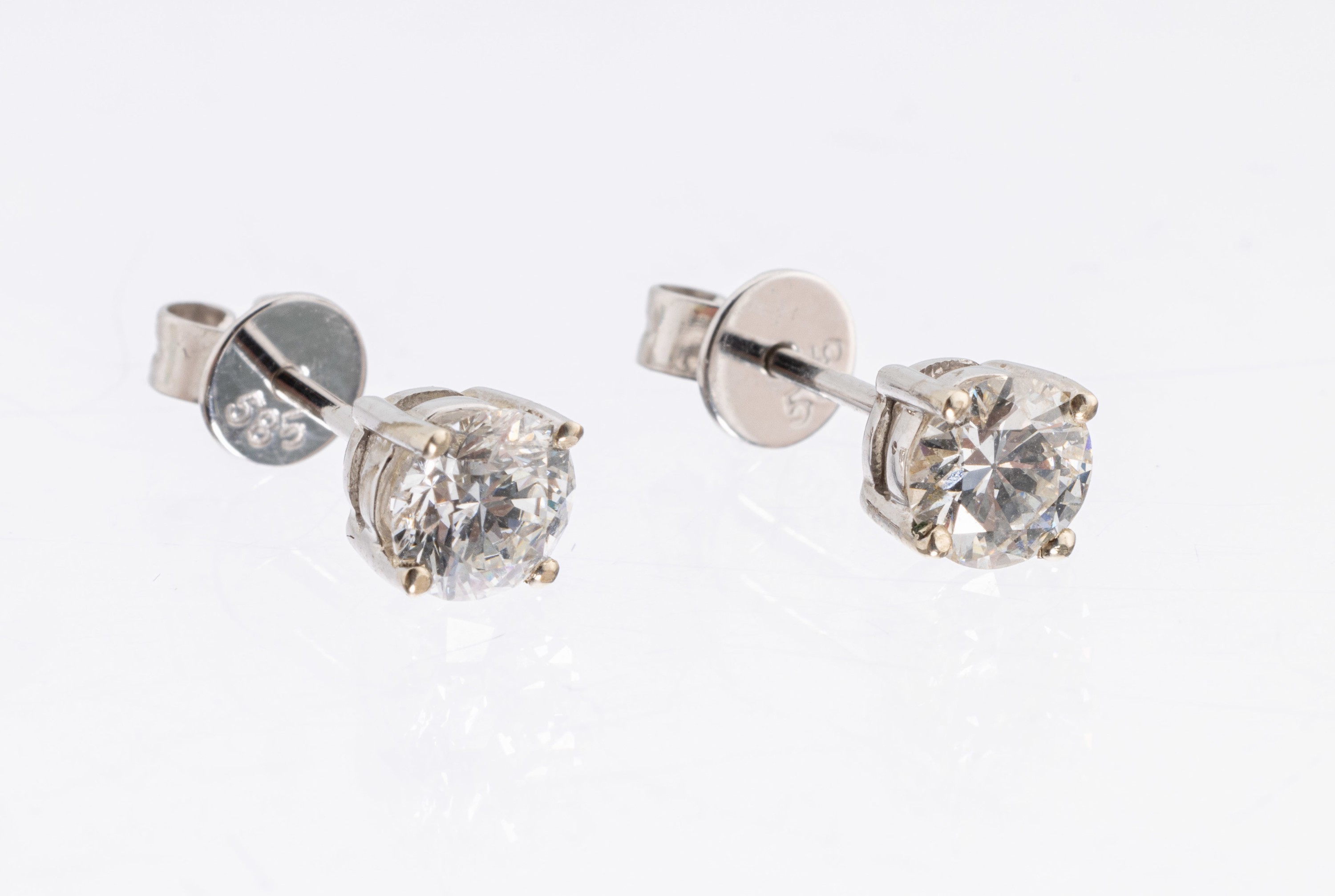 14 kt Gold Brillant-Ohrstecker, WG 585/000,2 Brillanten zus. ca. 0.81 ct Weiß/si