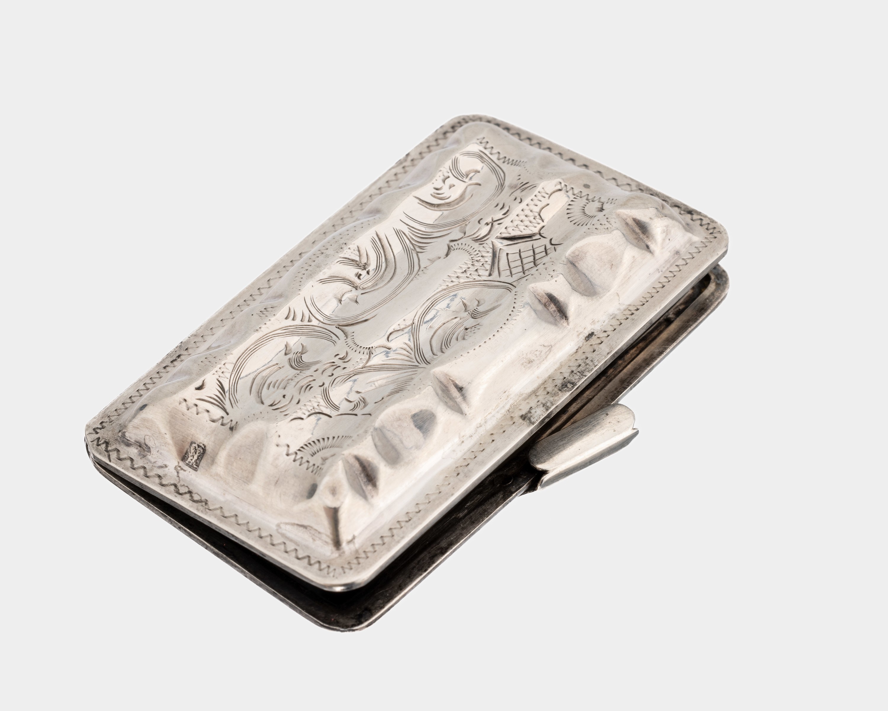 Zigarettenetui, Niederlande um 1840/50, 833er Silber, feine Arbeit mit floralen Gravuren, ca. 6.5 x 4 cm, passend für 3 kurze Zigaretten