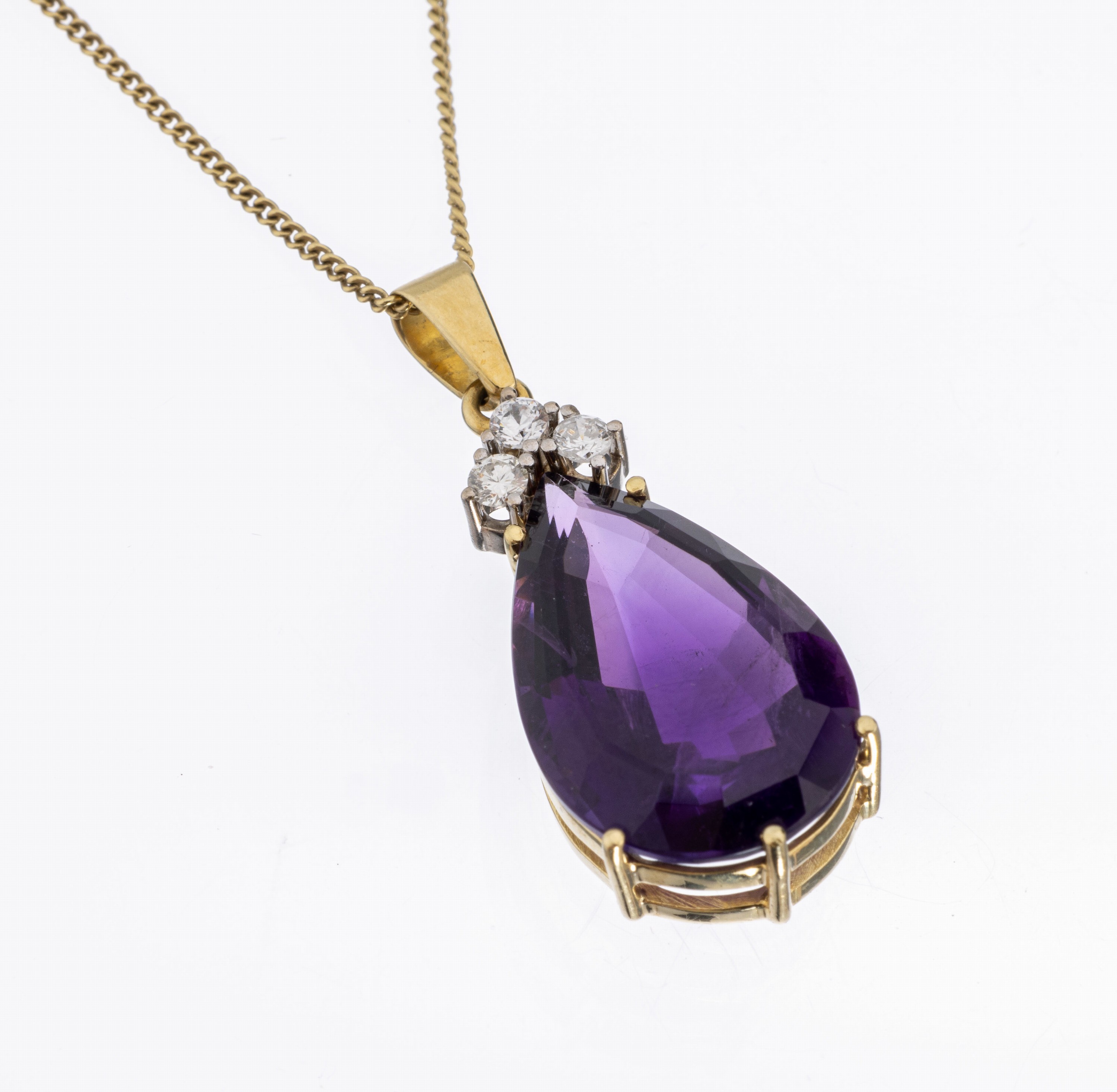 Detail a: 14 kt Gold Amethyst-Brillant-Anhänger, GG/WG 585/000, facett. Amethysttropfen ca. 10.00 ct, 3 in WG gefasste Brillanten zus. ca.0.15 ct Weiß/p, an ...