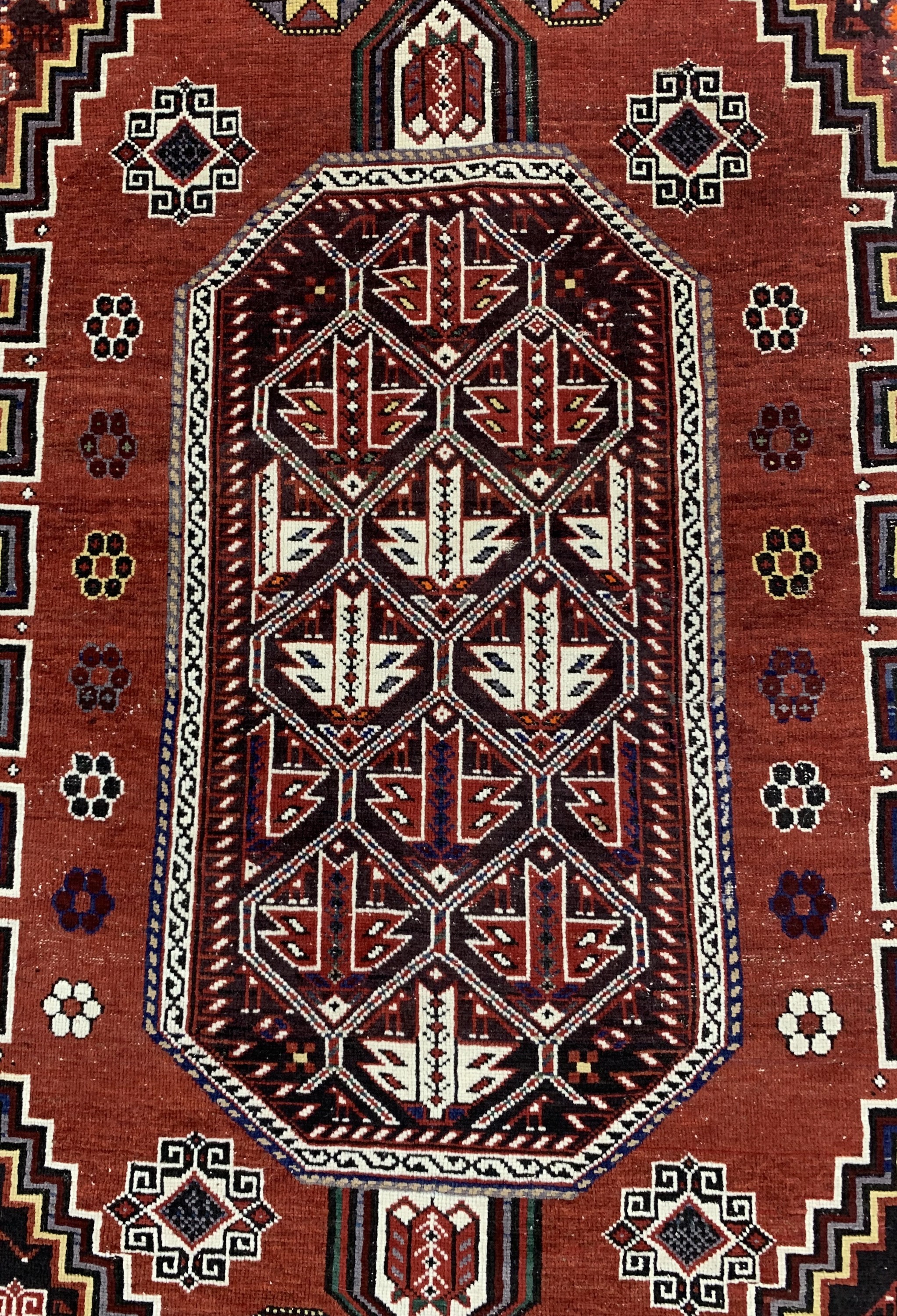 Detail c: "Tachteh"Schirwan, Kaukasus, um 1900, Wolleauf Wolle, ca. 230 x 141 cm, EHZ: 3(geflickt).