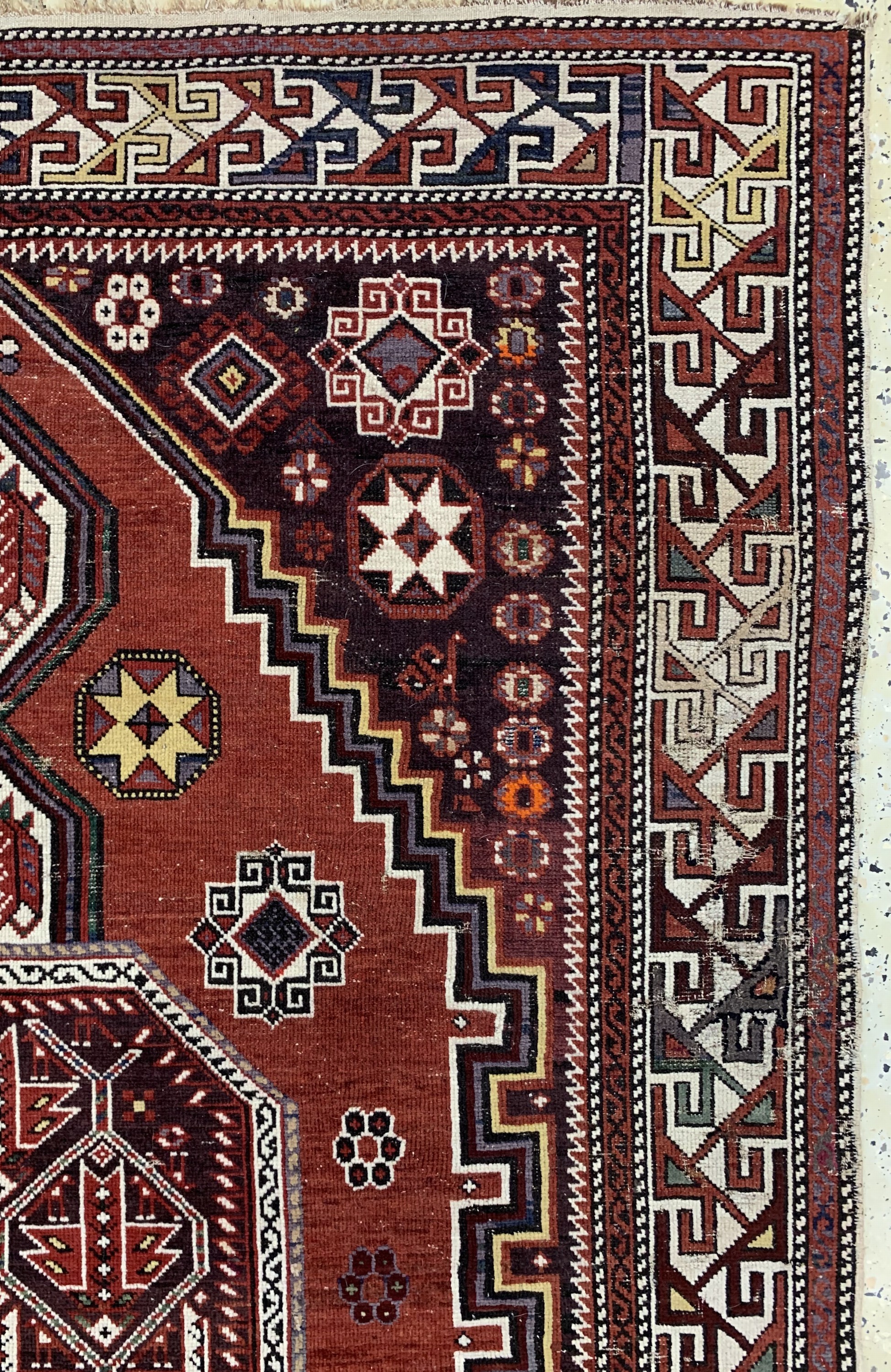 Detail e: "Tachteh"Schirwan, Kaukasus, um 1900, Wolleauf Wolle, ca. 230 x 141 cm, EHZ: 3(geflickt).