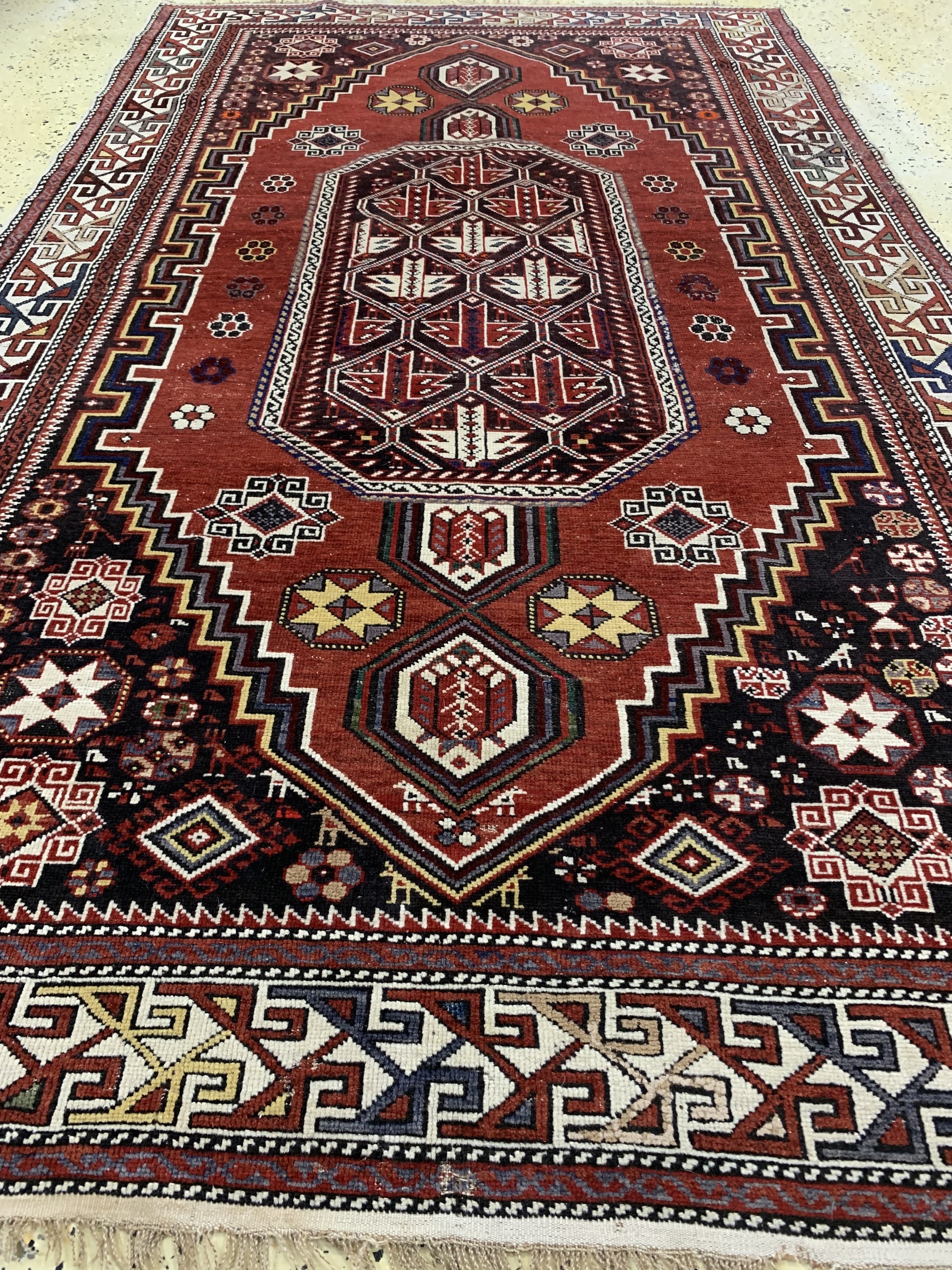 Detail f: "Tachteh"Schirwan, Kaukasus, um 1900, Wolleauf Wolle, ca. 230 x 141 cm, EHZ: 3(geflickt).