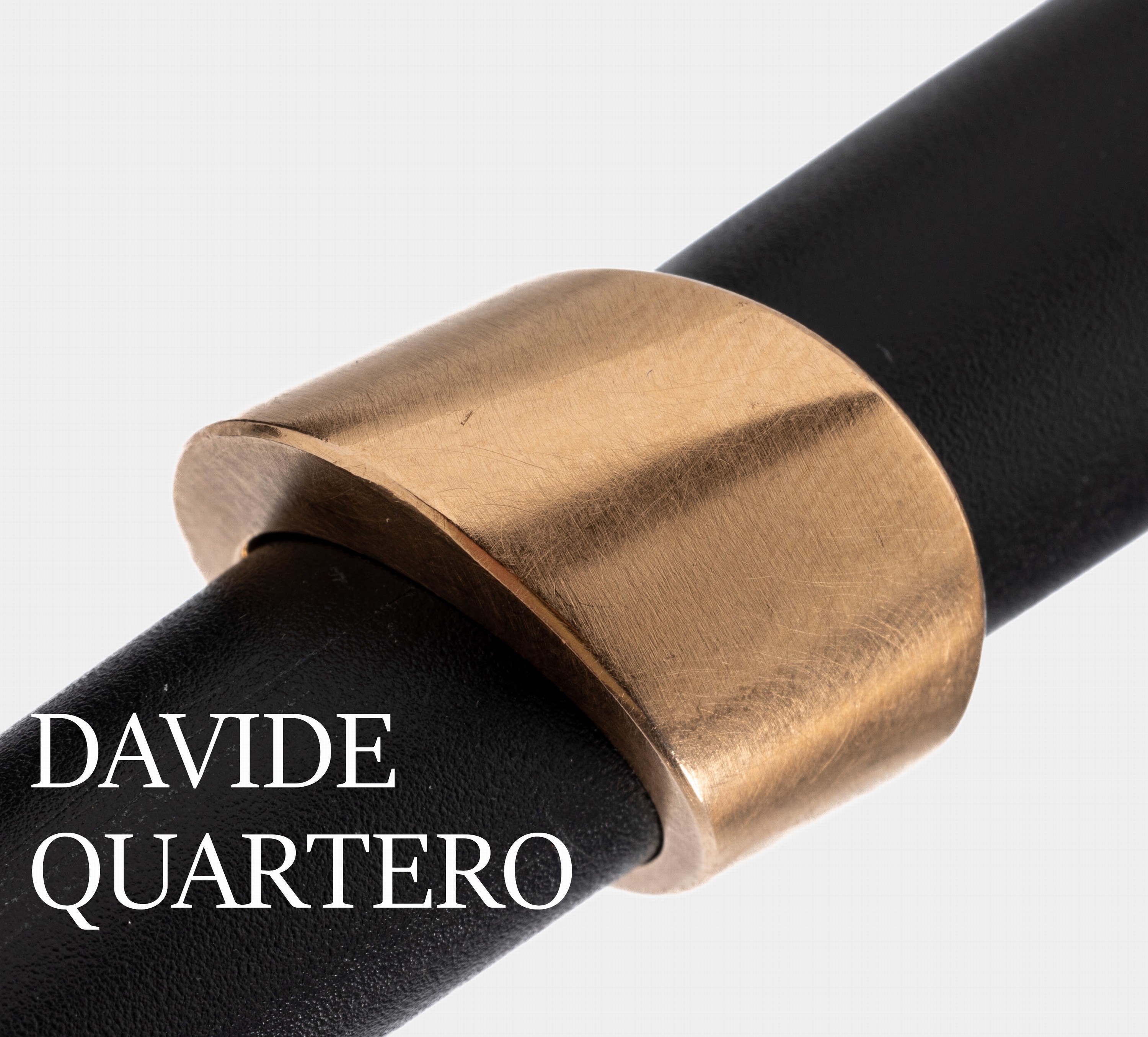 18 kt Gold Ring, RG 750/000 satiniert, Meistermarke DAVIDE QUARTERO Heidelberg, RW 50, qualitätvolle Verarbeitung, Orig.-Etui, ca. 22.2 g