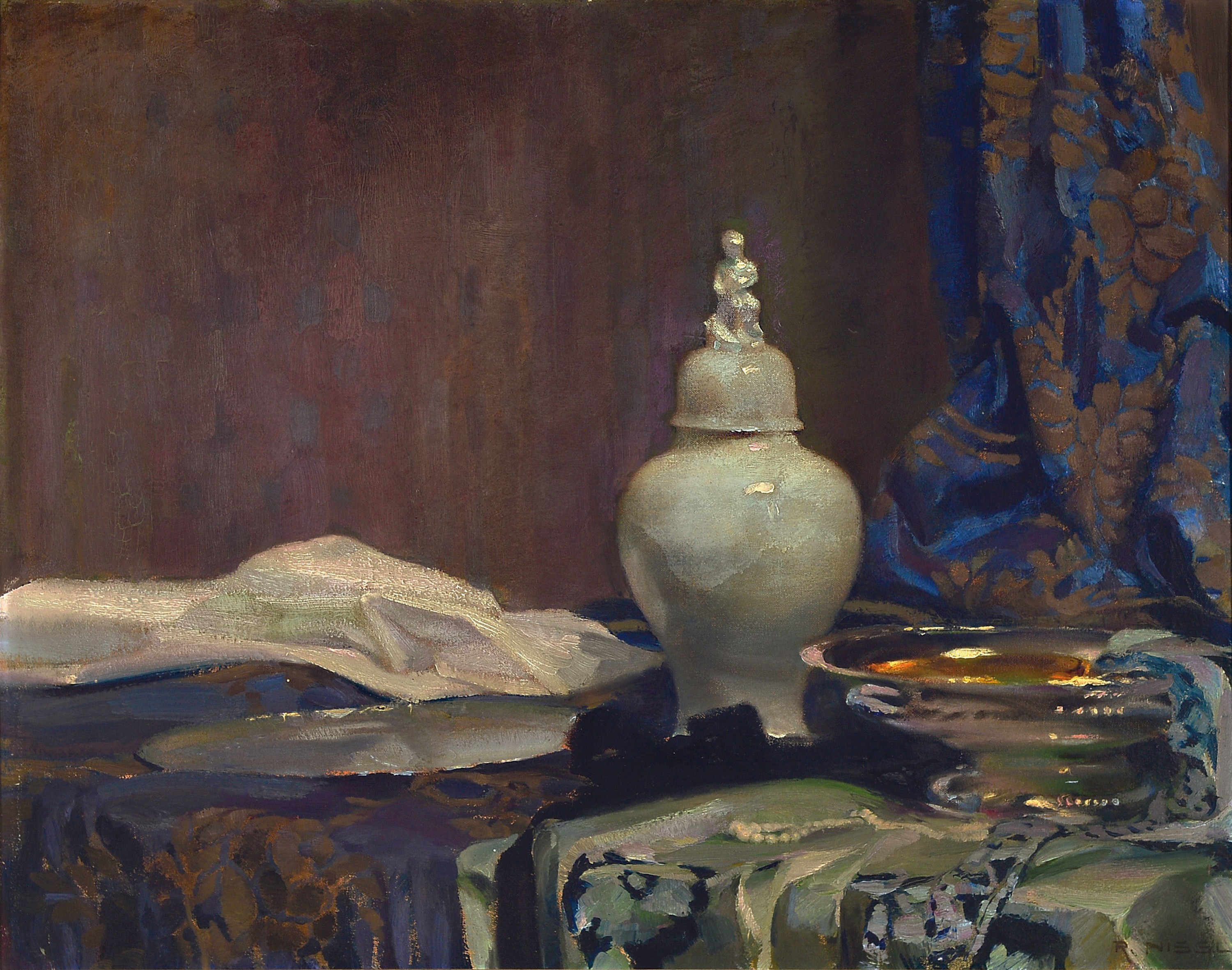 Rudolf Nissl, 1870 Fügen-1955 München, Stillleben mit Deckelvase, Silberschale, Perlenkette und Draperien, rechts unten signiert, verso datiert ...