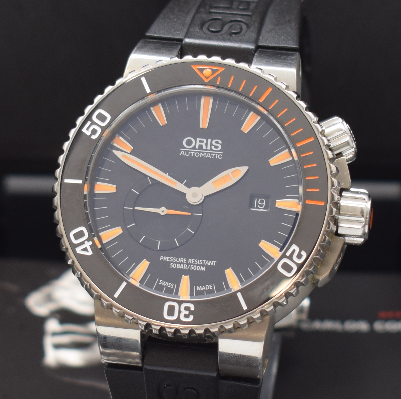 Detail a: ORIS Carlos Coste limitierte Taucheruhruhr in Titan, Schweiz um 2020, Automatik, teils satiniertes Geh., Boden u. Kronen verschr., eins. drehb. ...