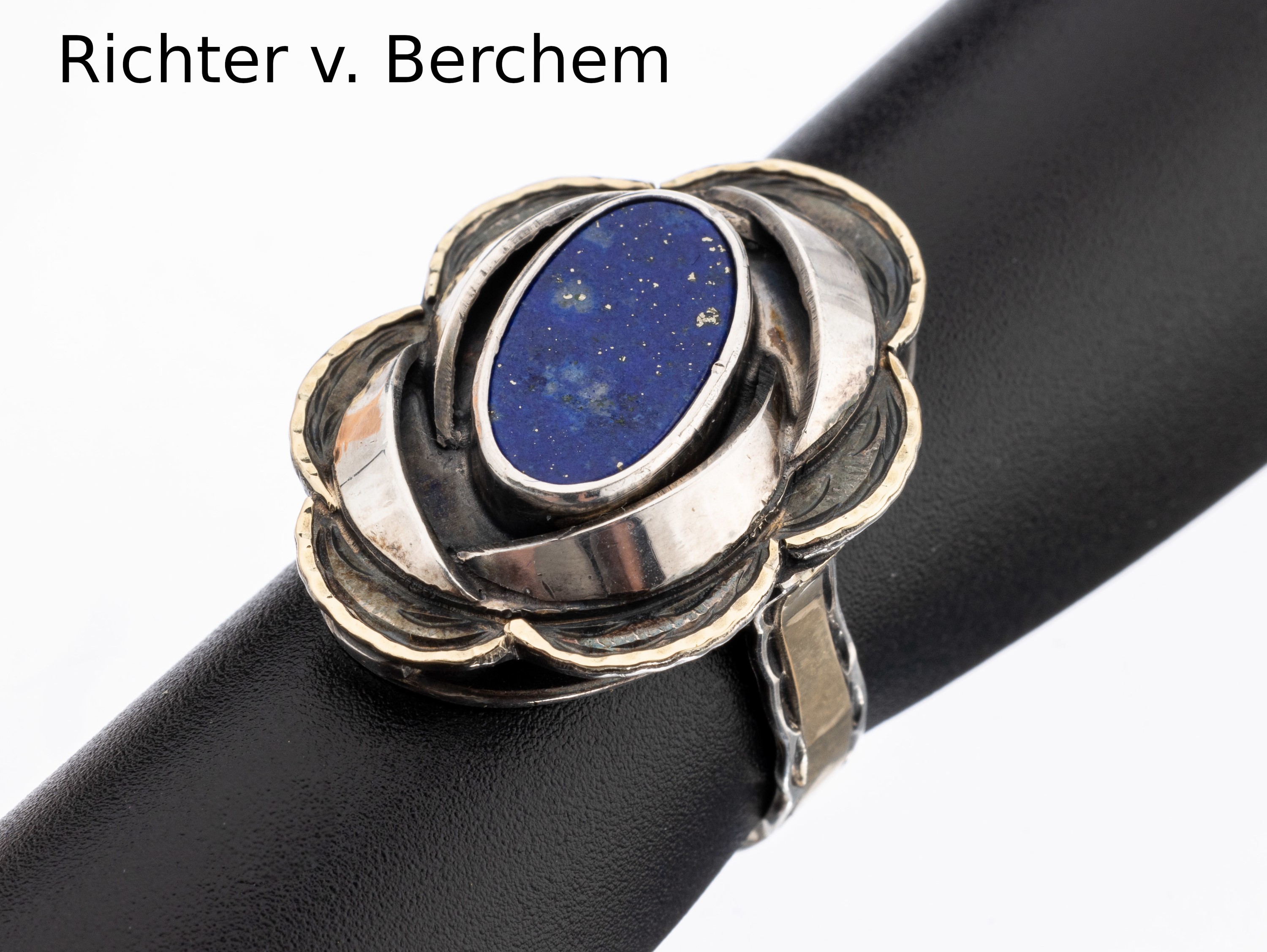 Richter v. Berchem Lapislazuli-Ring, Silberund GG, ovale Lapislazuliplatte, RW 56, sign.