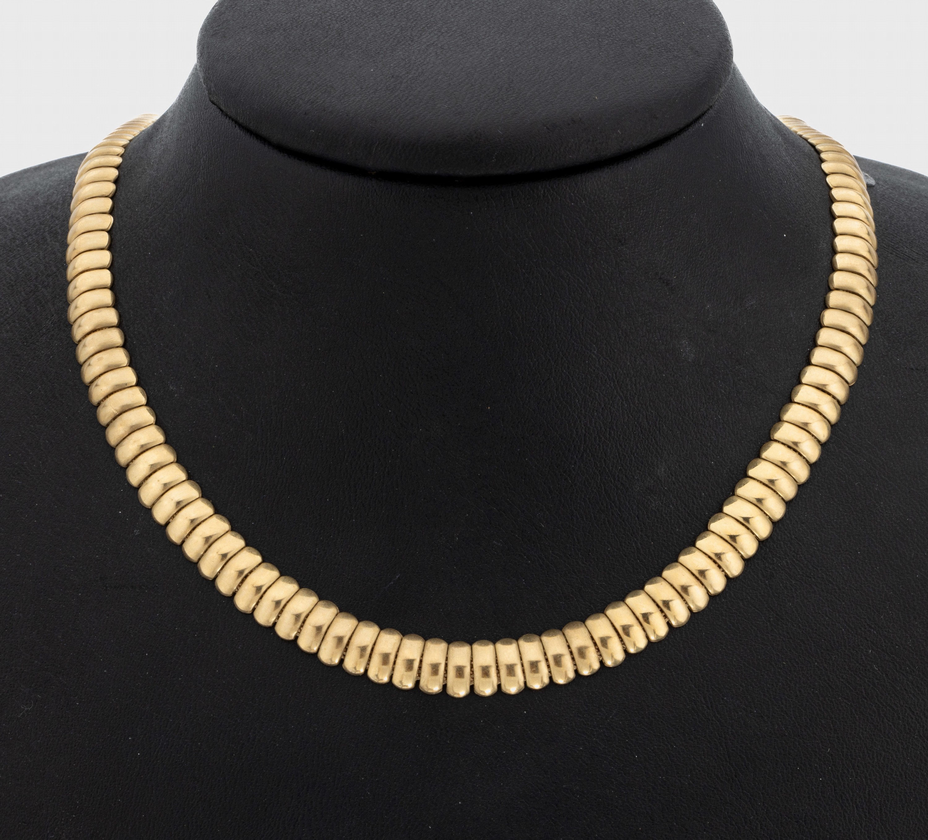14 kt Gold Collier, GG 585/000, B. ca. 8 mm, L. ca. 43 cm, Kastenschloss mit Sicherheitsacht, ca. 41.2 g