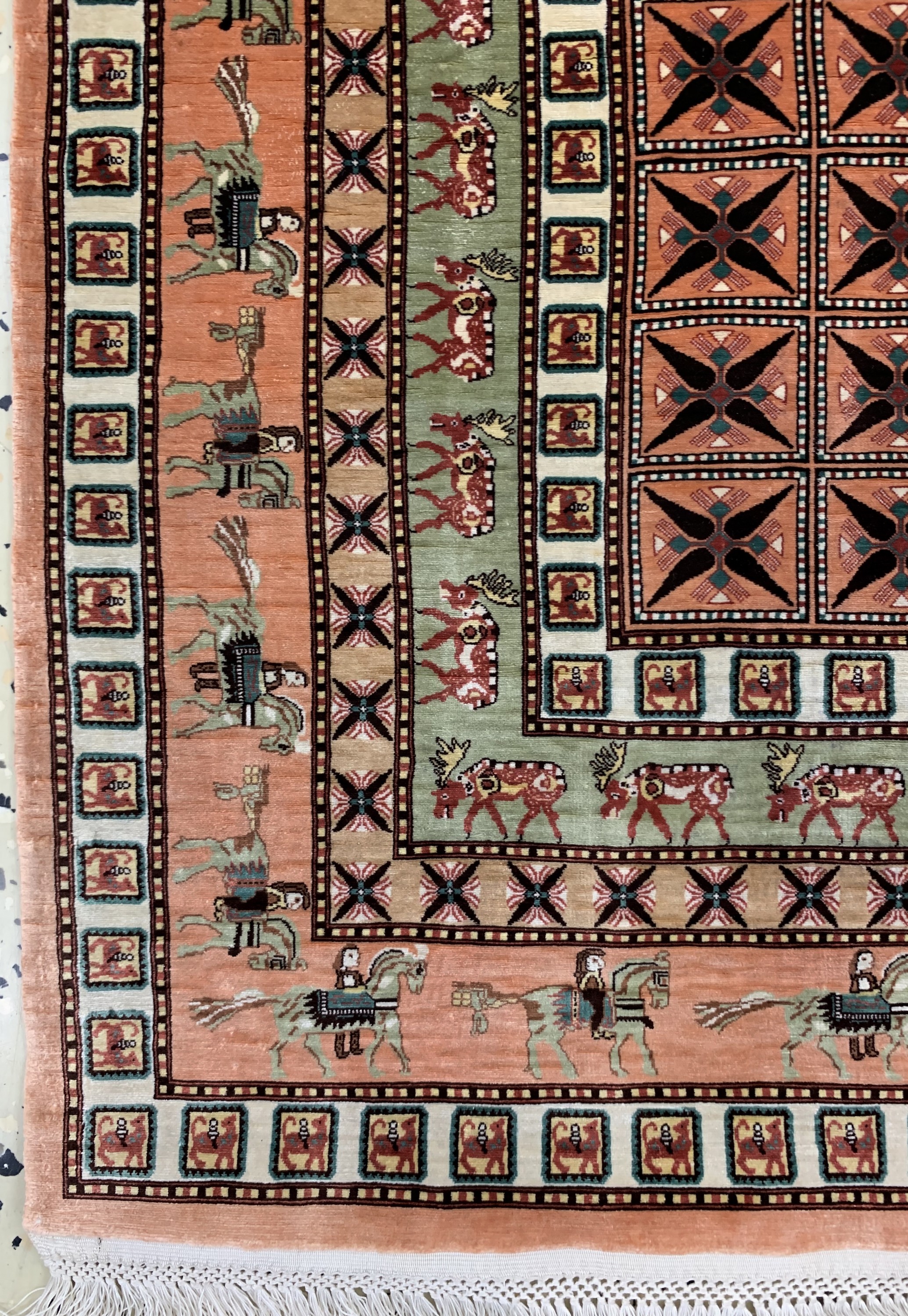 Detail b: Hereke Seide fein(20x20), signiert, Türkei,Ende 20.Jhd, reine Naturseide, ca. 55 x 57 cm,ca. 4,0 Mio. Kn/qm, EHZ: 1