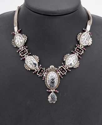 Image Granat-Collier mit Niello, um 1900, Silber gepr., Granatkugeln, Glieder in ...