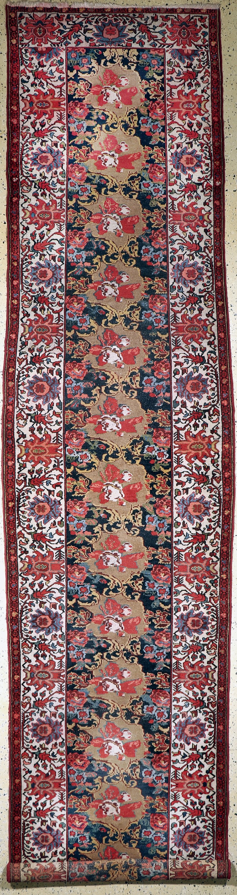 Malayer antik, Persien, um 1920, Wolle auf Baumwolle, ca. 495 x 108 cm, EHZ: 3, verfärbt