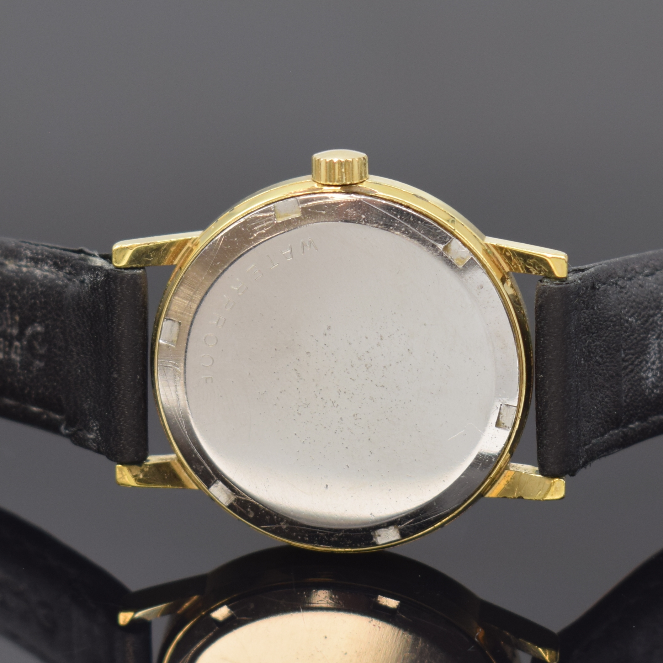 Detail c: OMEGA Geneve Herrenarmbanduhr Referenz 135.070, Schweiz um 1969, Handaufzug, verg. Geh., Stahlboden verschr., gold. Zifferbl., gold. Indizes u. ...