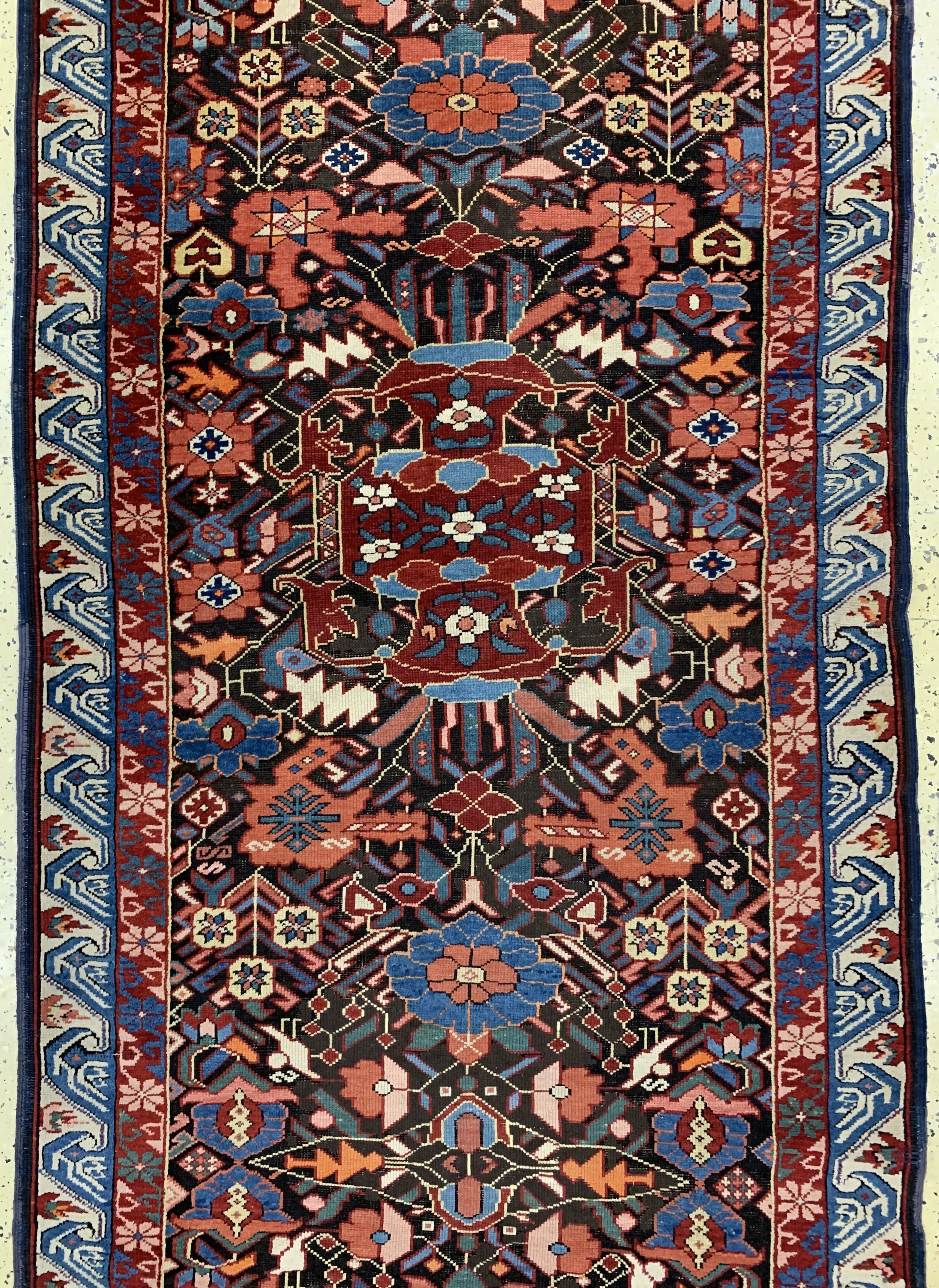 Detail b: Antiker"Seychur"Kazak, Kaukasus, datiert 1301(1880), Wolle auf Wolle, ca. 350 x 106 cm,EHZ: 2