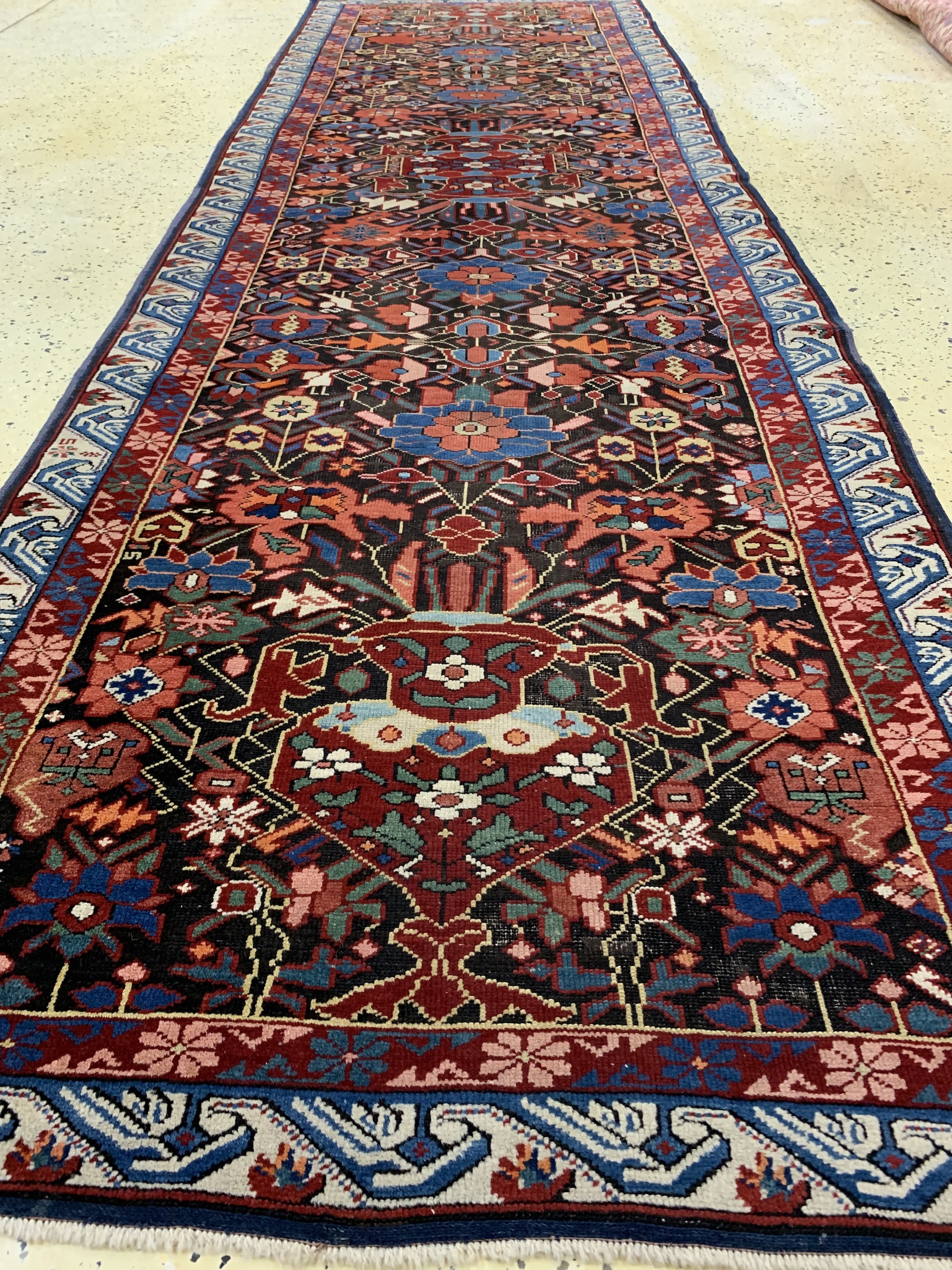 Detail e: Antiker"Seychur"Kazak, Kaukasus, datiert 1301(1880), Wolle auf Wolle, ca. 350 x 106 cm,EHZ: 2