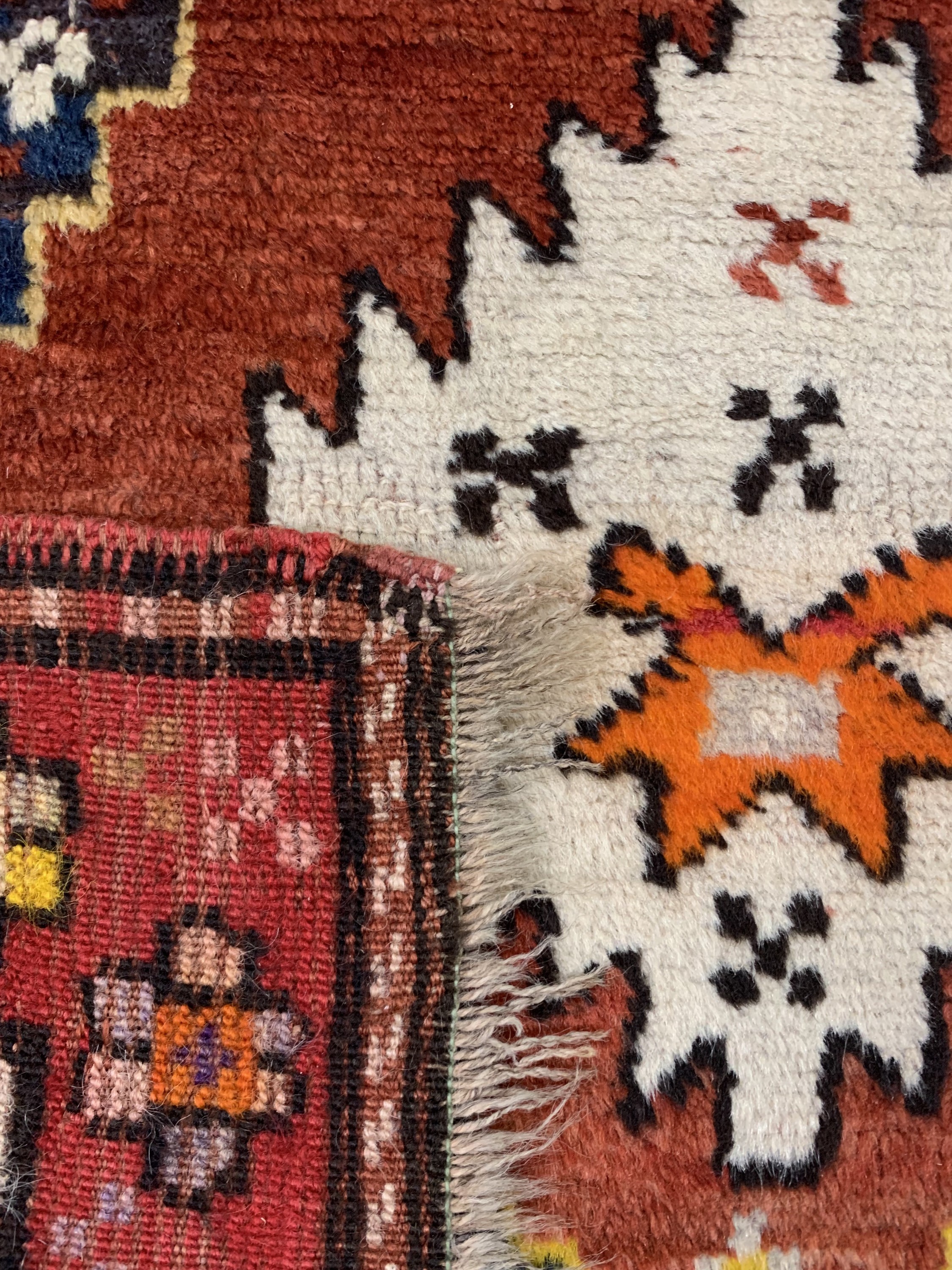 Detail e: Antiker Kazak, Kaukasus, um 1900, Wolle aufWolle, ca. 190 x 110 cm, EHZ: 3
