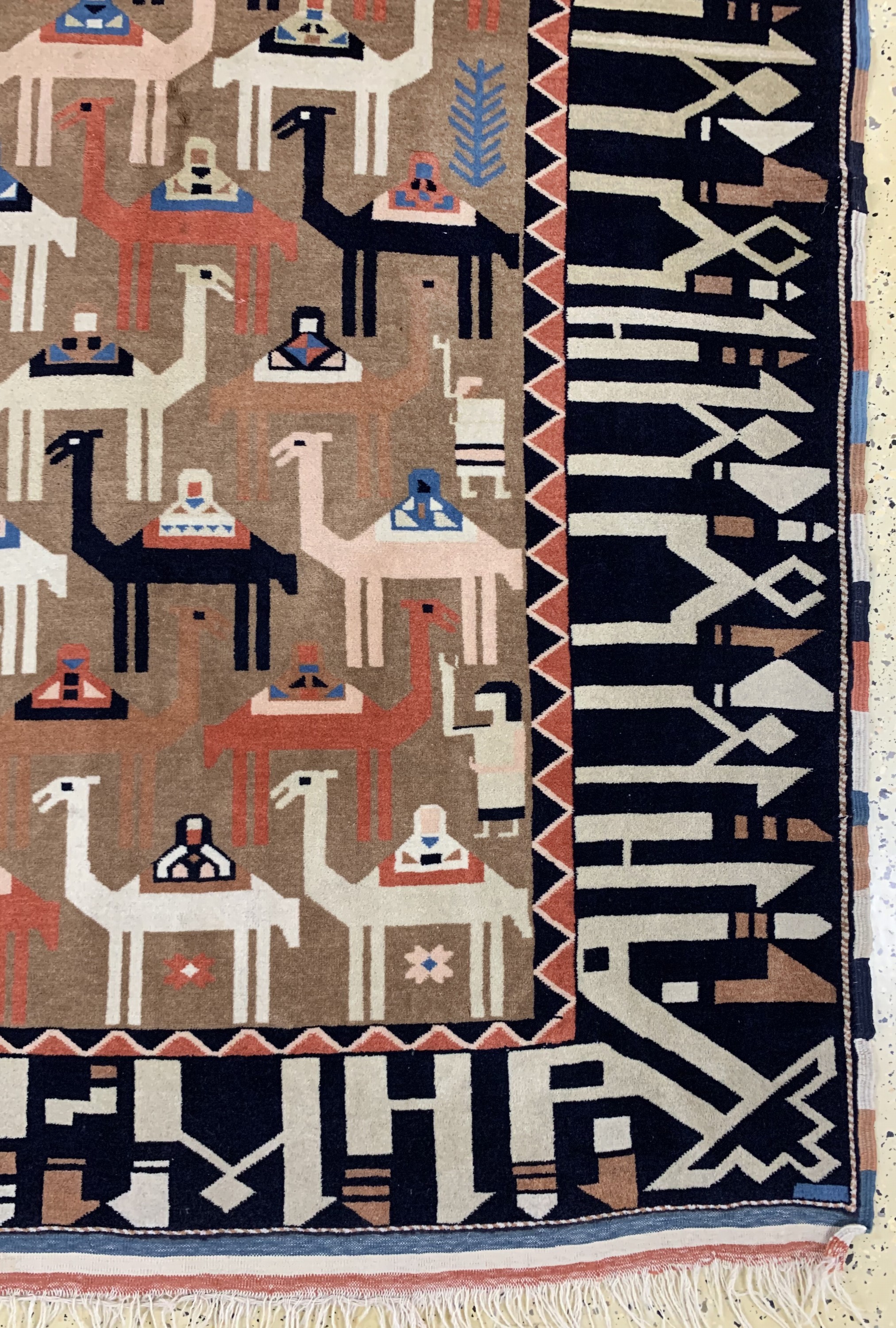 Detail a: Auftragsarbeit sign.Mesched, ,Ende 20.Jhd, Wolle auf Wolle, ca. 215 x 190 cm, Reinigungsbedürftig, EHZ: 2