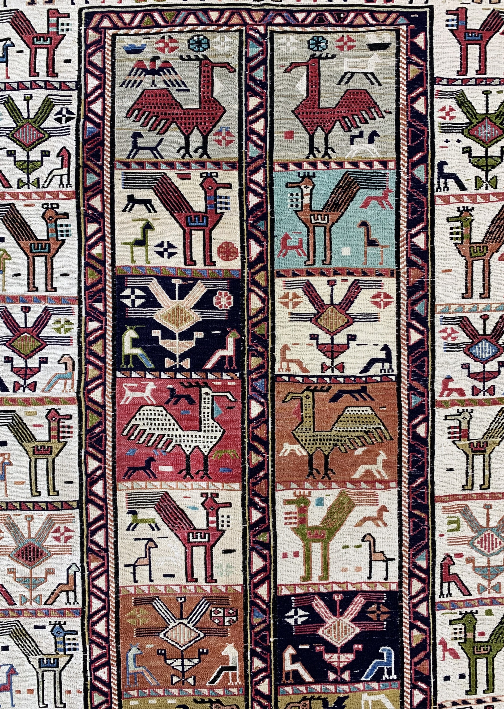 Detail b: Seiden Sumakh, Azerbaijan, Mitte 20.Jhd, Seide auf Wolle, ca. 180 x 130 cm, EHZ: 1-2