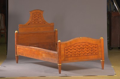 Image bed of Barock pieces, 19.th c., walnut veneer, marquetries in diverse woods, diameter on ...