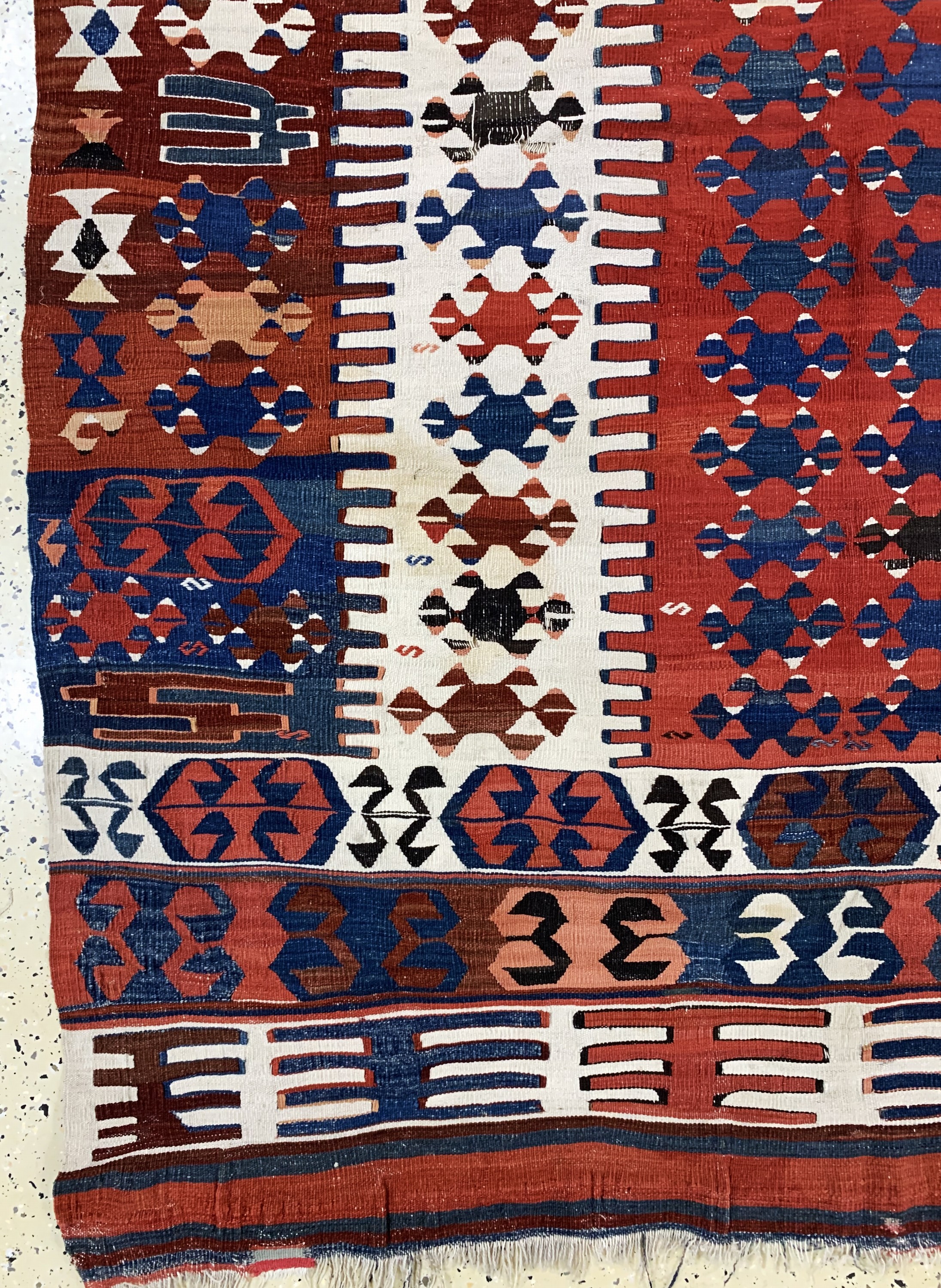 Detail b: Konya Kelim antik, Türkei, um 1900, Wolle auf Wolle, ca. 345 x 175 cm, Reinigungsbedürftig, EHZ: 3