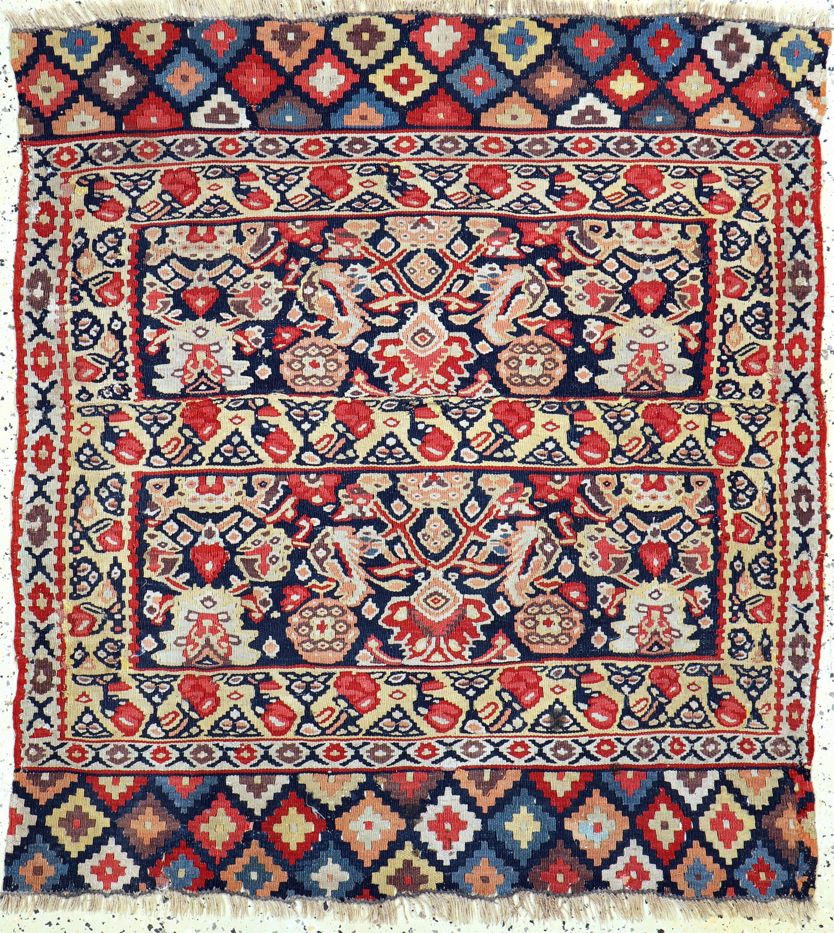 2 zusammengenähte Senneh Mafraschteile antik, Persien, 19.Jhd, Wolle auf Wolle, ca. 120 x 110 cm, EHZ: 2(geflickt).