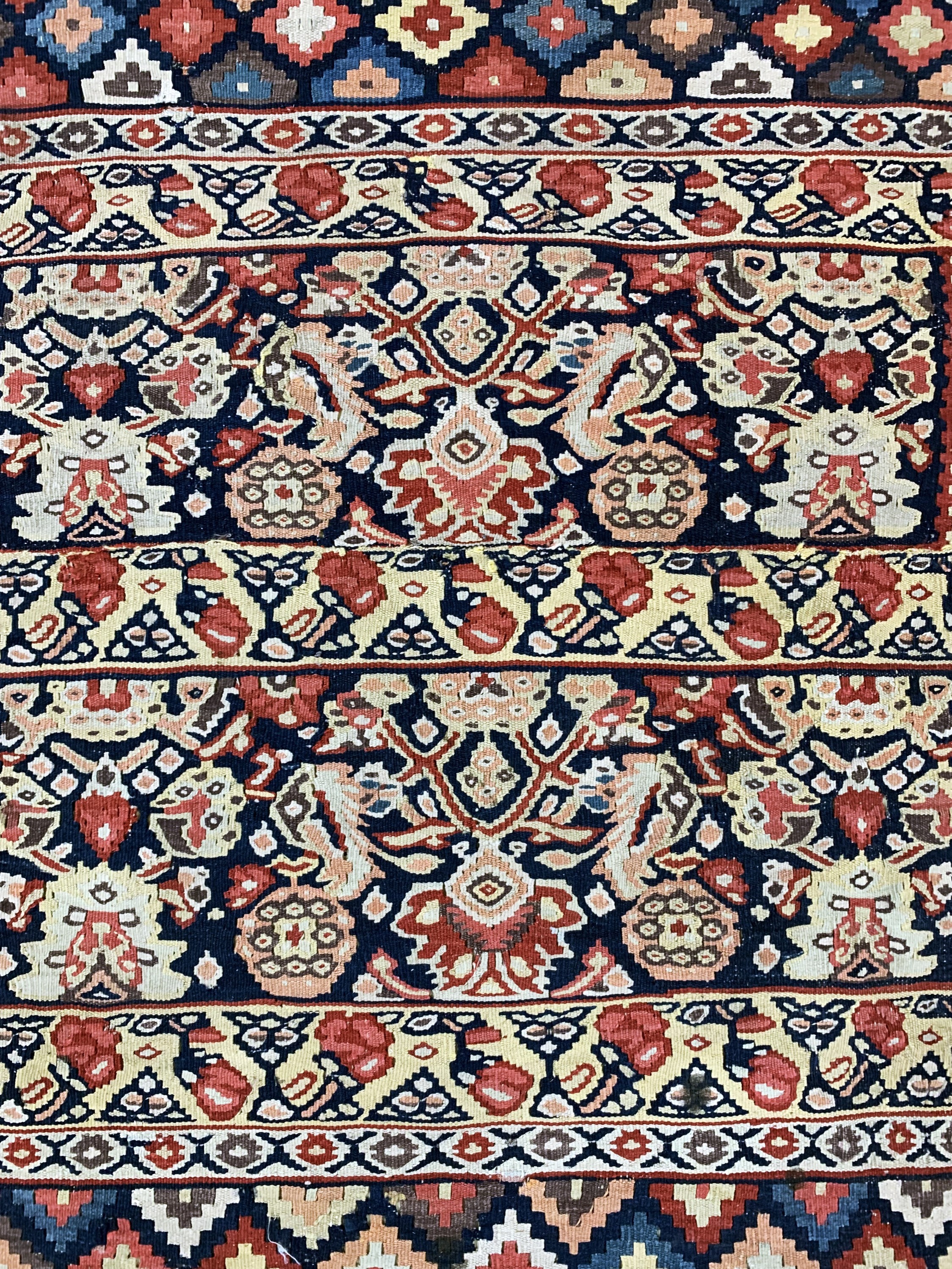 Detail b: 2 zusammengenähte Senneh Mafraschteile antik, Persien, 19.Jhd, Wolle auf Wolle, ca. 120 x 110 cm, EHZ: 2(geflickt).