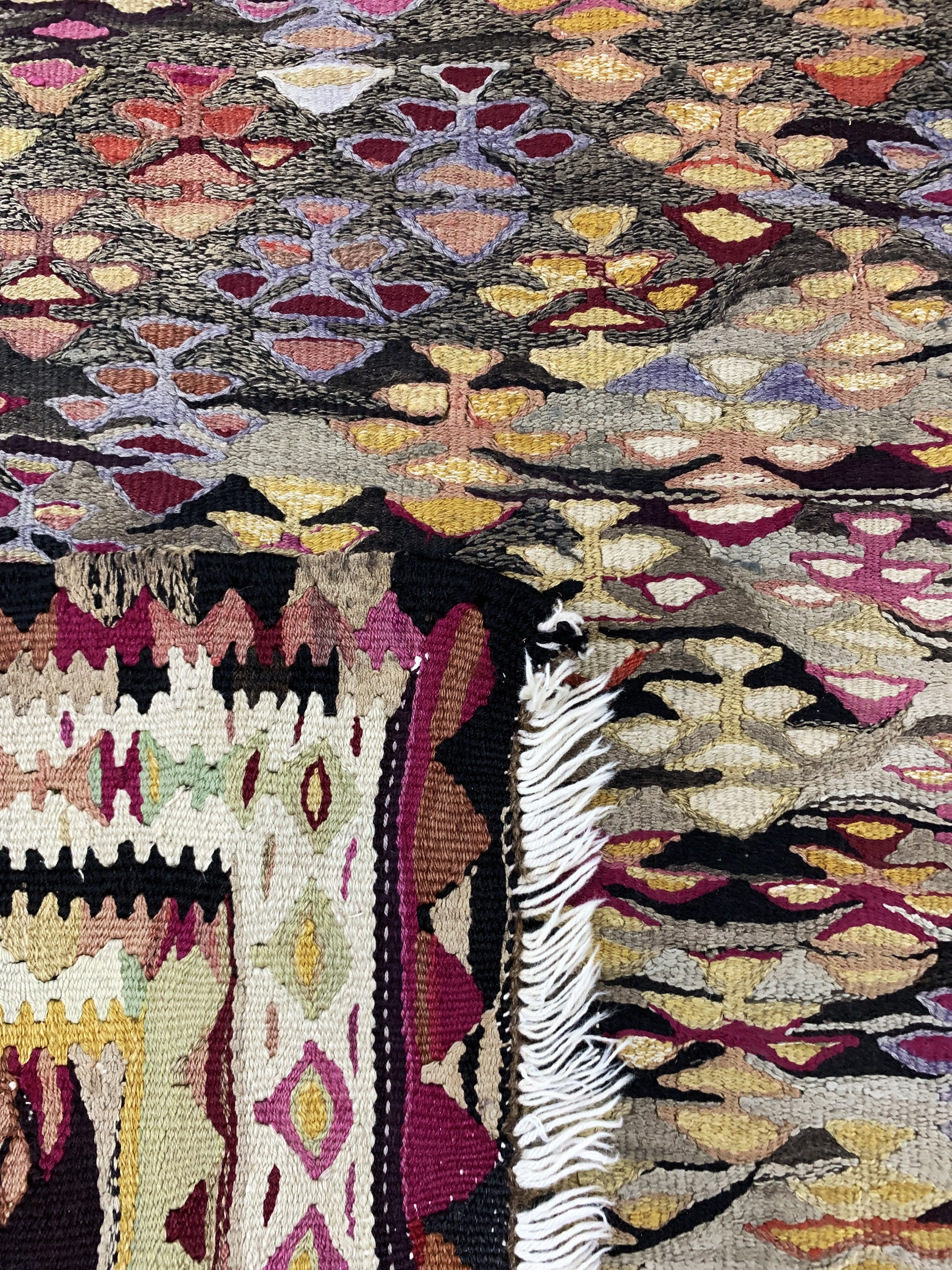 Detail e: Bidjar Kelim antik, Persien, um 1900, Wolleauf Baumwolle, ca. 265 x 95 cm, EHZ: 2, (kleine Löcher)