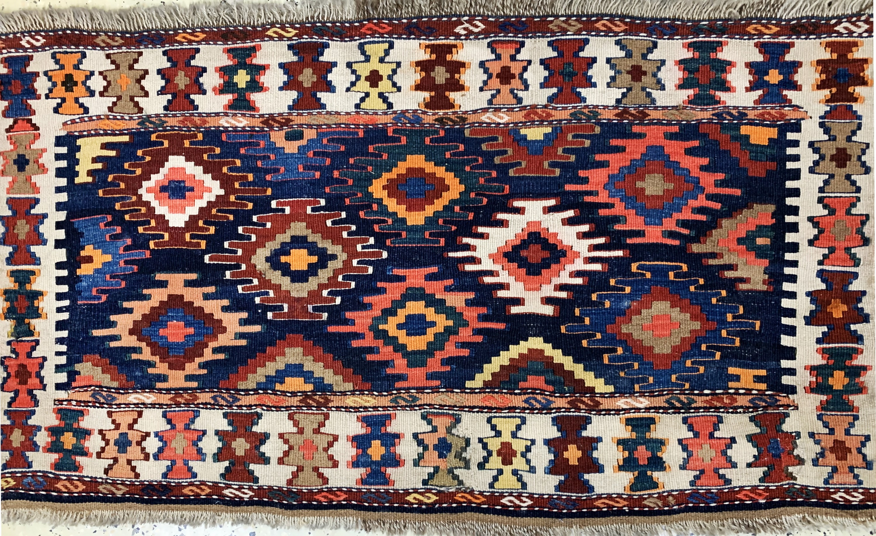 Detail e: 4 Lots Mafraschteile & Kelim, Schahsawan,Senneh Persien, 19.Jhd, Wolle auf Wolle, ca. 100 x 80 cm, EHZ: 2-3