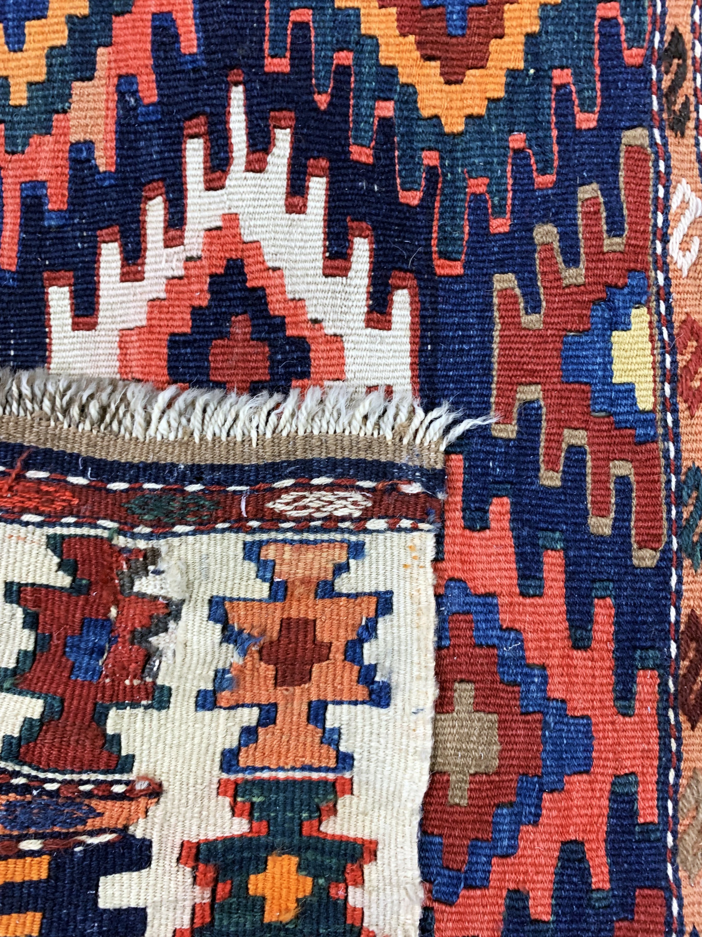 Detail f: 4 Lots Mafraschteile & Kelim, Schahsawan,Senneh Persien, 19.Jhd, Wolle auf Wolle, ca. 100 x 80 cm, EHZ: 2-3