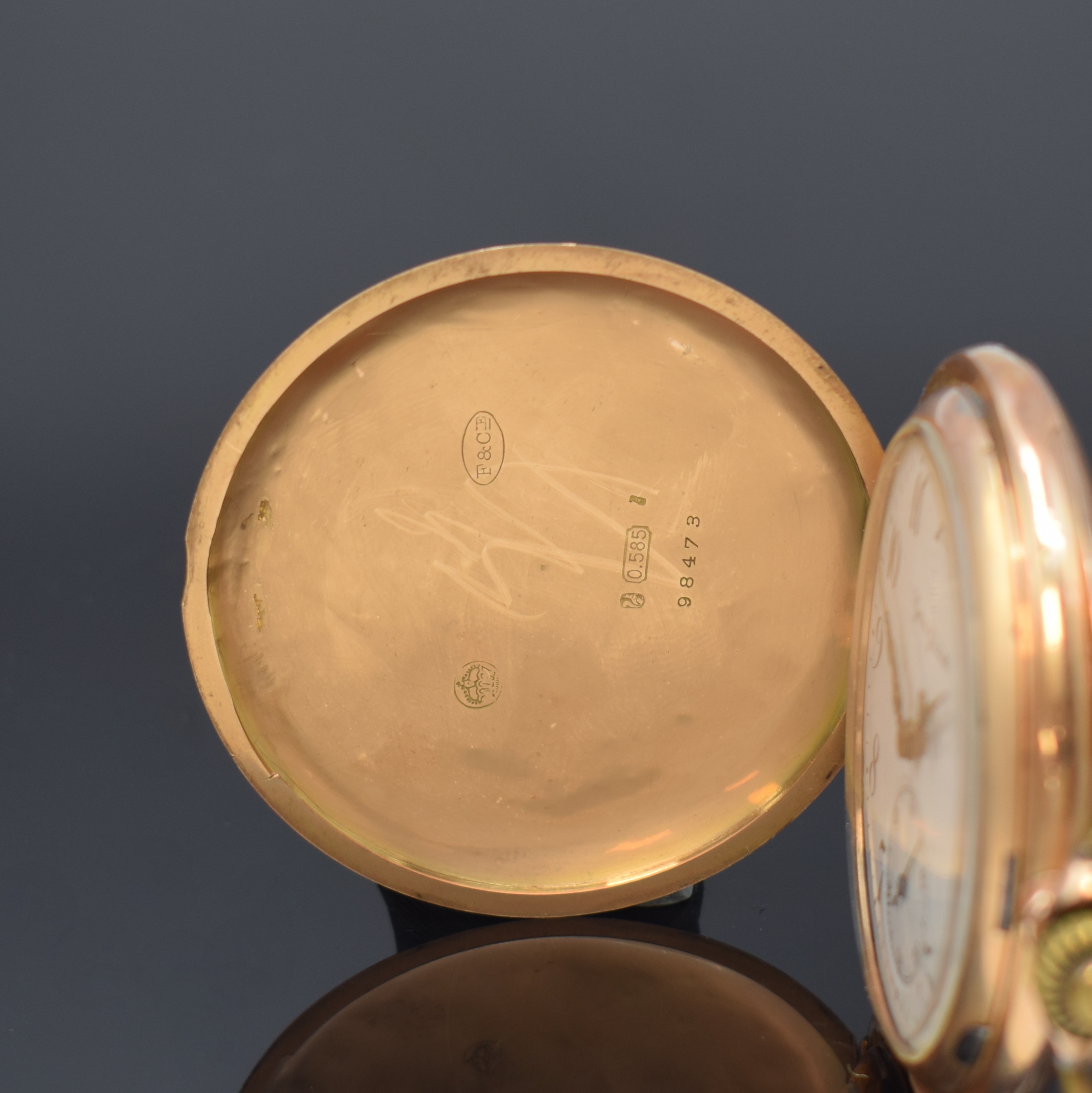 Detail a: SYSTEME GLASHÜTTE Herrensavonette in RG 585/000, Schweiz um 1910, 2 Deckel Goldgeh. dell., Sprung- u. Rückdeckel guill., Monogramm, Metallcuvette, ...