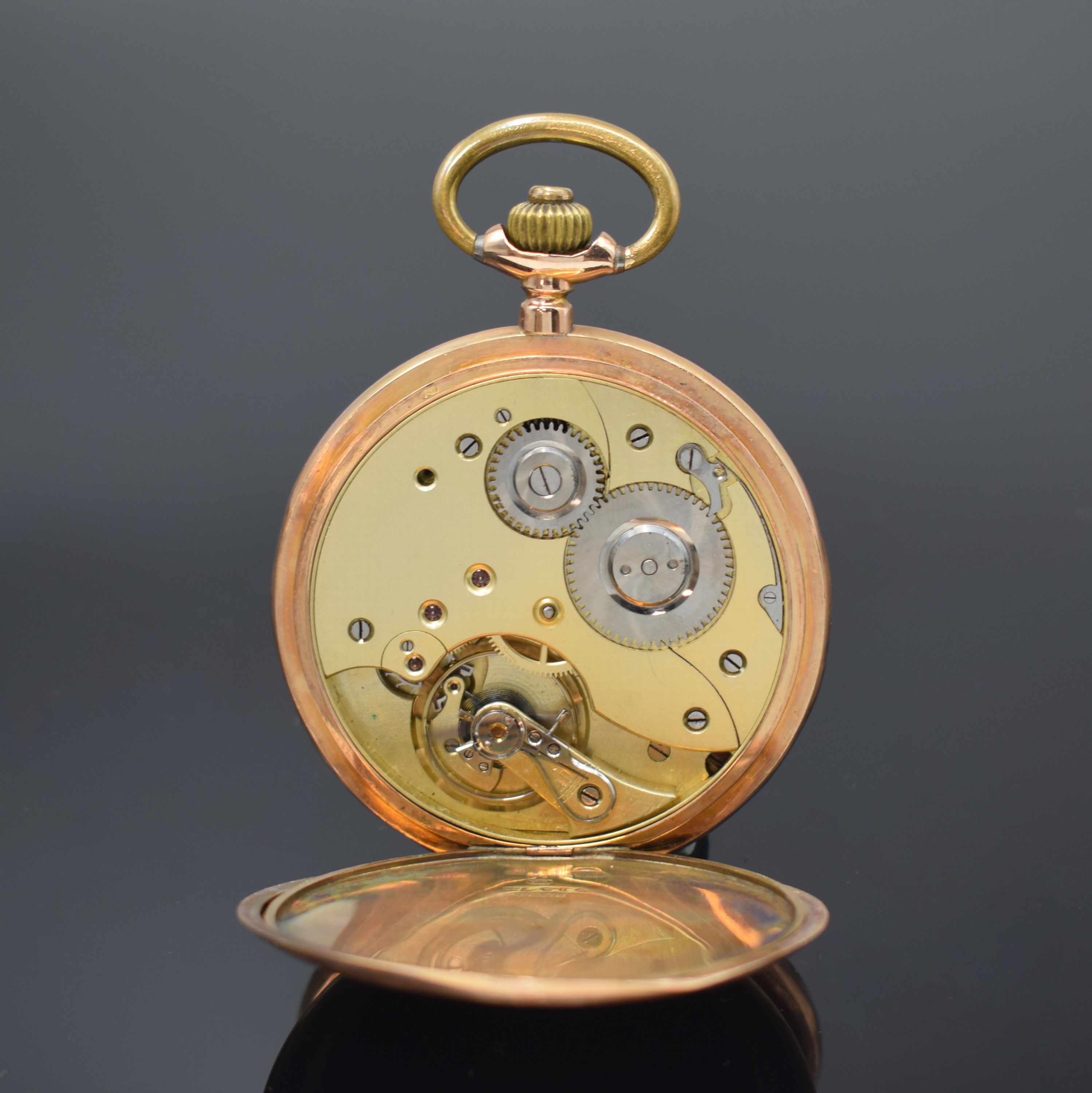 Detail g: SYSTEME GLASHÜTTE Herrensavonette in RG 585/000, Schweiz um 1910, 2 Deckel Goldgeh. dell., Sprung- u. Rückdeckel guill., Monogramm, Metallcuvette, ...