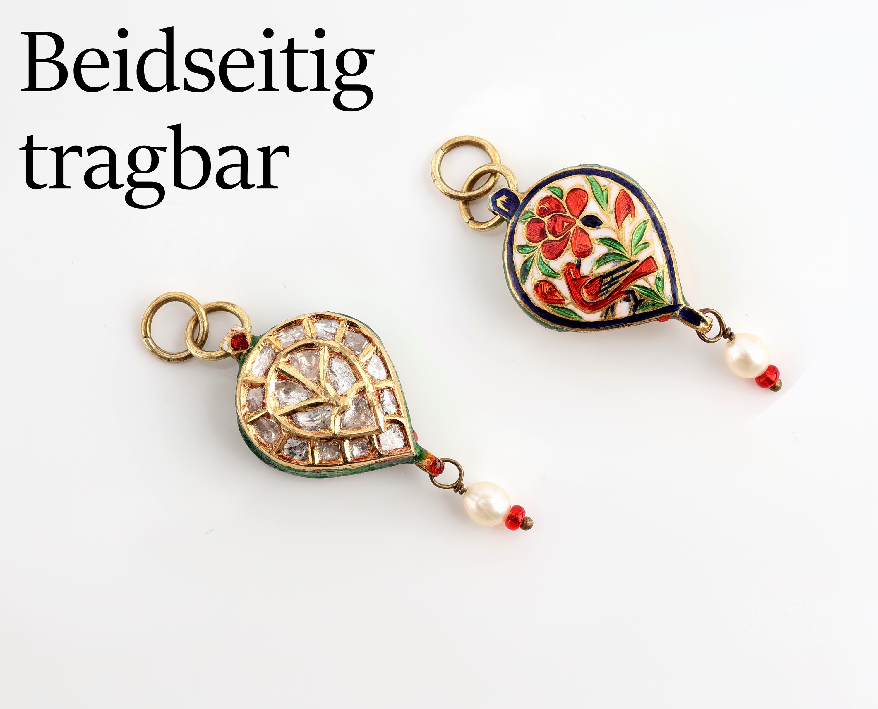22 kt Gold Diamant-Anhänger mit Email, GG 916/000 gepr., gefüllt, Indien, eine Seite mitDiamantrosen zus. ca. 0.30 ct, 1 Seite polychrom ...