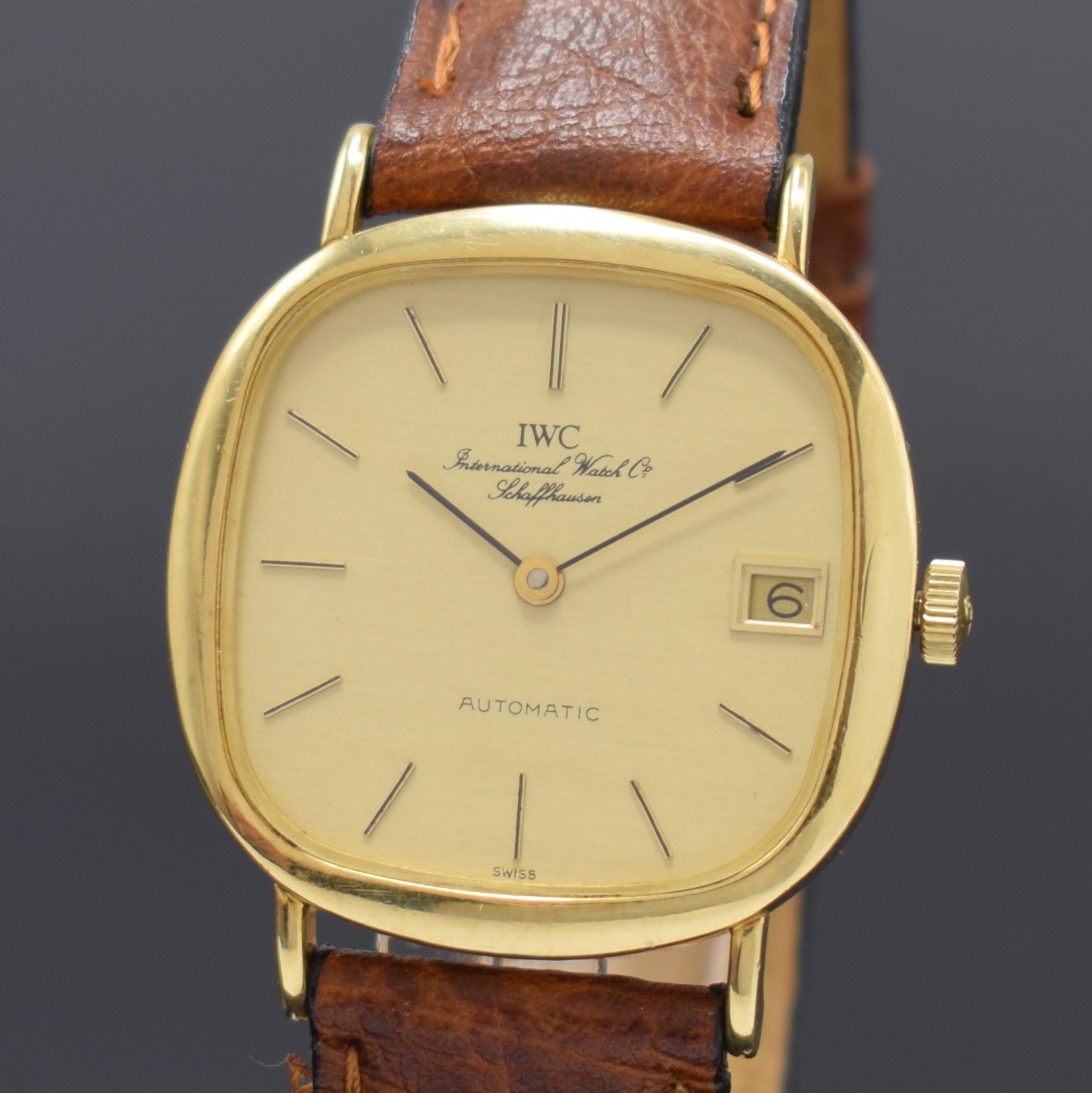 Detail a: IWC seltene Herrenarmbanduhr Referenz 3278 in GG 750/000, Schweiz um 1979, Automatik, kissenförm. Geh. inkl. neutr. Lederband m. orig. verg. ...