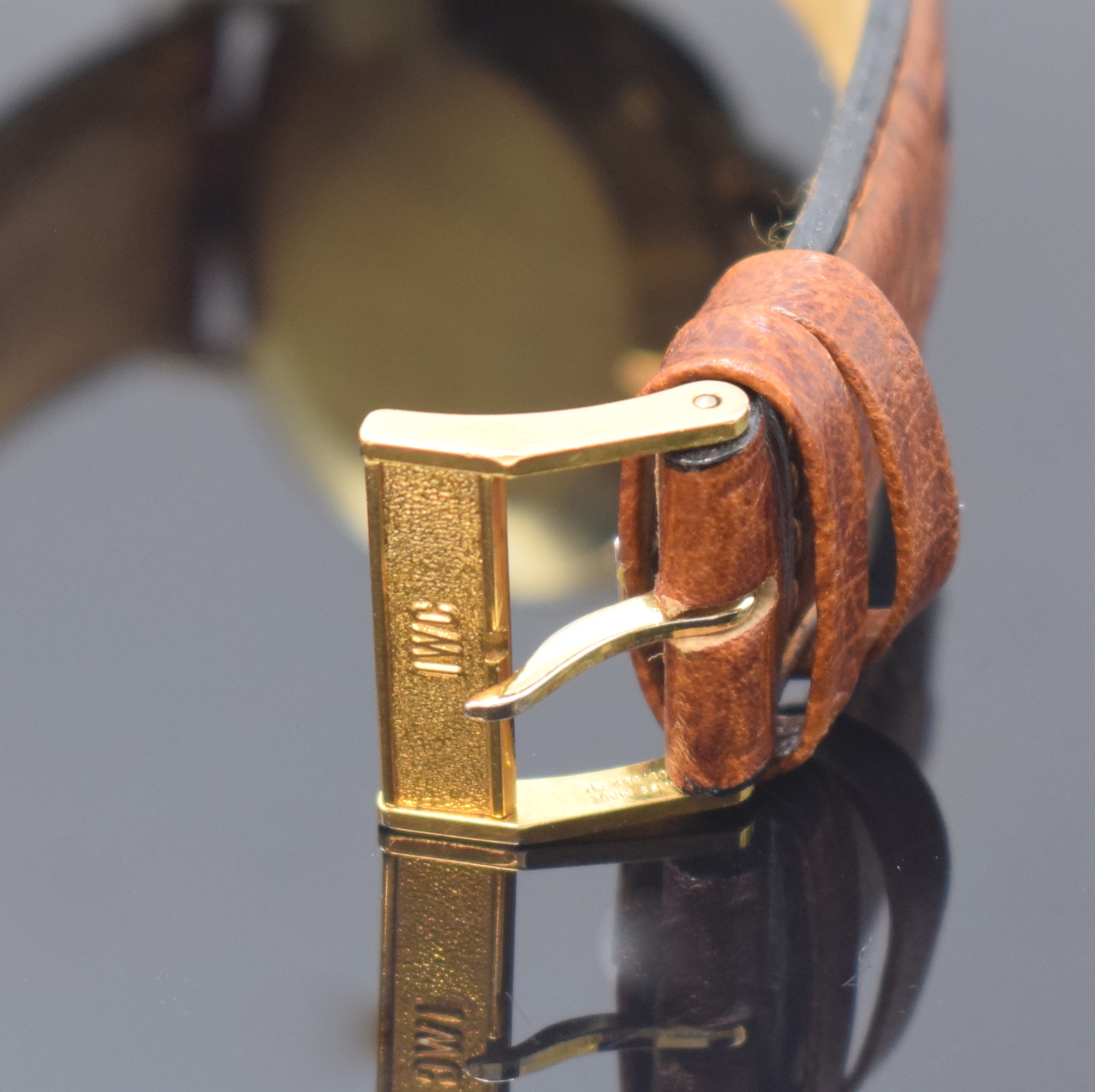 Detail b: IWC seltene Herrenarmbanduhr Referenz 3278 in GG 750/000, Schweiz um 1979, Automatik, kissenförm. Geh. inkl. neutr. Lederband m. orig. verg. ...