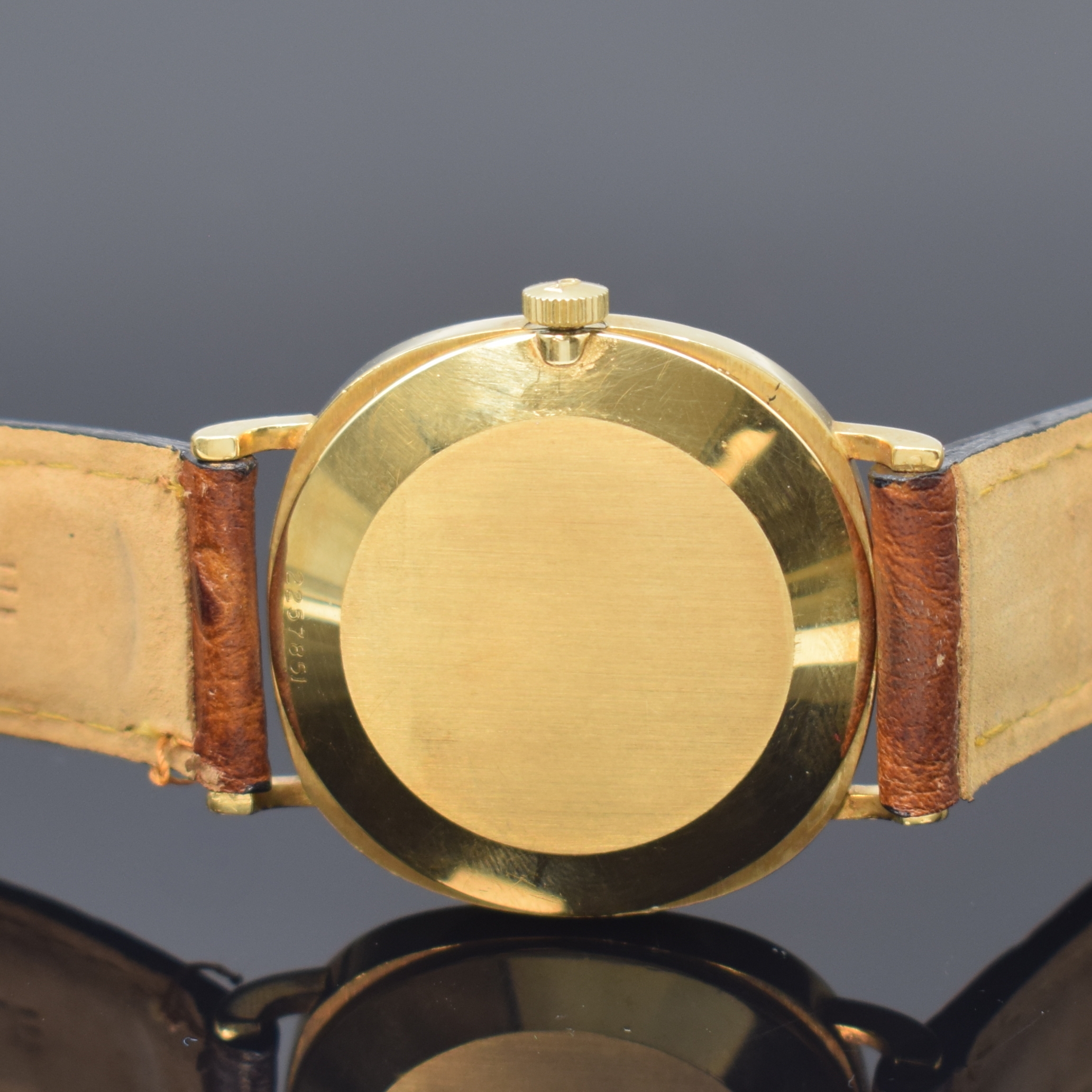 Detail d: IWC seltene Herrenarmbanduhr Referenz 3278 in GG 750/000, Schweiz um 1979, Automatik, kissenförm. Geh. inkl. neutr. Lederband m. orig. verg. ...