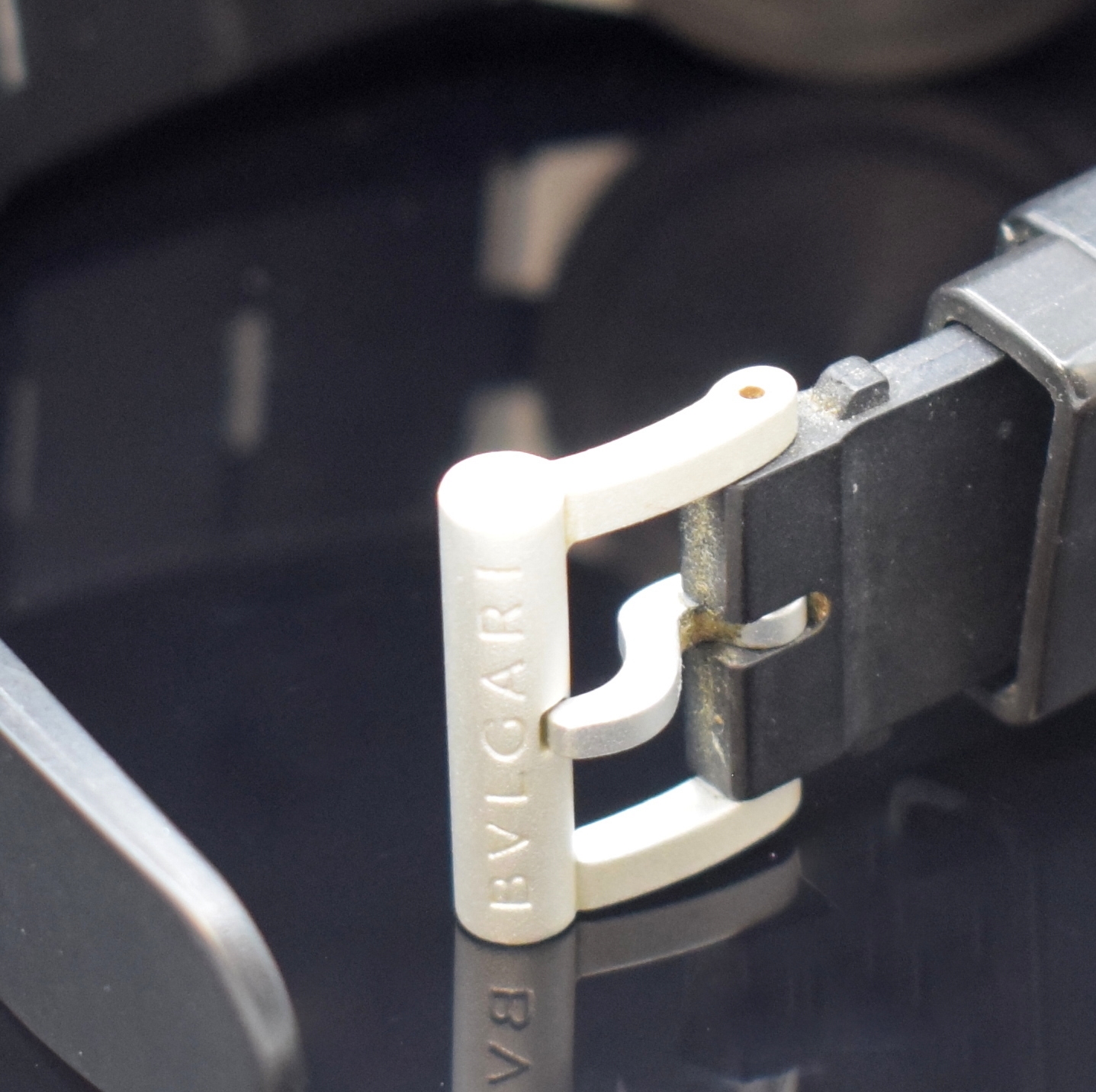 Detail b: BULGARI Damenarmbanduhr Aluminium Referenz AL 32 TA, Schweiz verk. lt. beil. Pap. 08/2009, quarz, orig. Kautschukband m. Dornschl., Boden aufgedr., ...