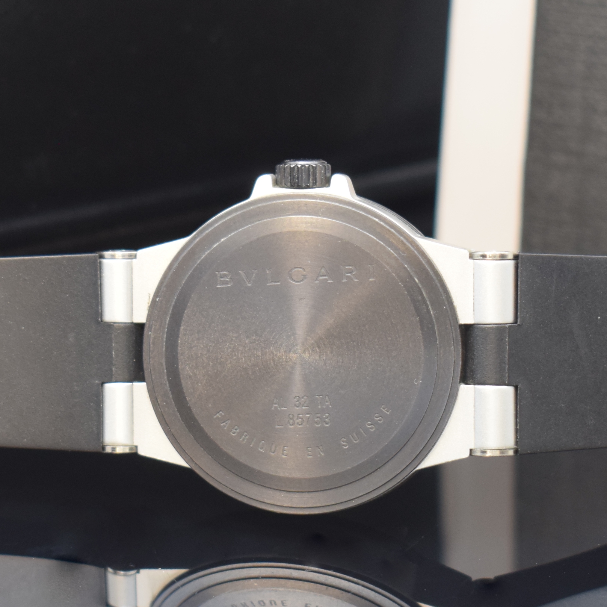 Detail d: BULGARI Damenarmbanduhr Aluminium Referenz AL 32 TA, Schweiz verk. lt. beil. Pap. 08/2009, quarz, orig. Kautschukband m. Dornschl., Boden aufgedr., ...