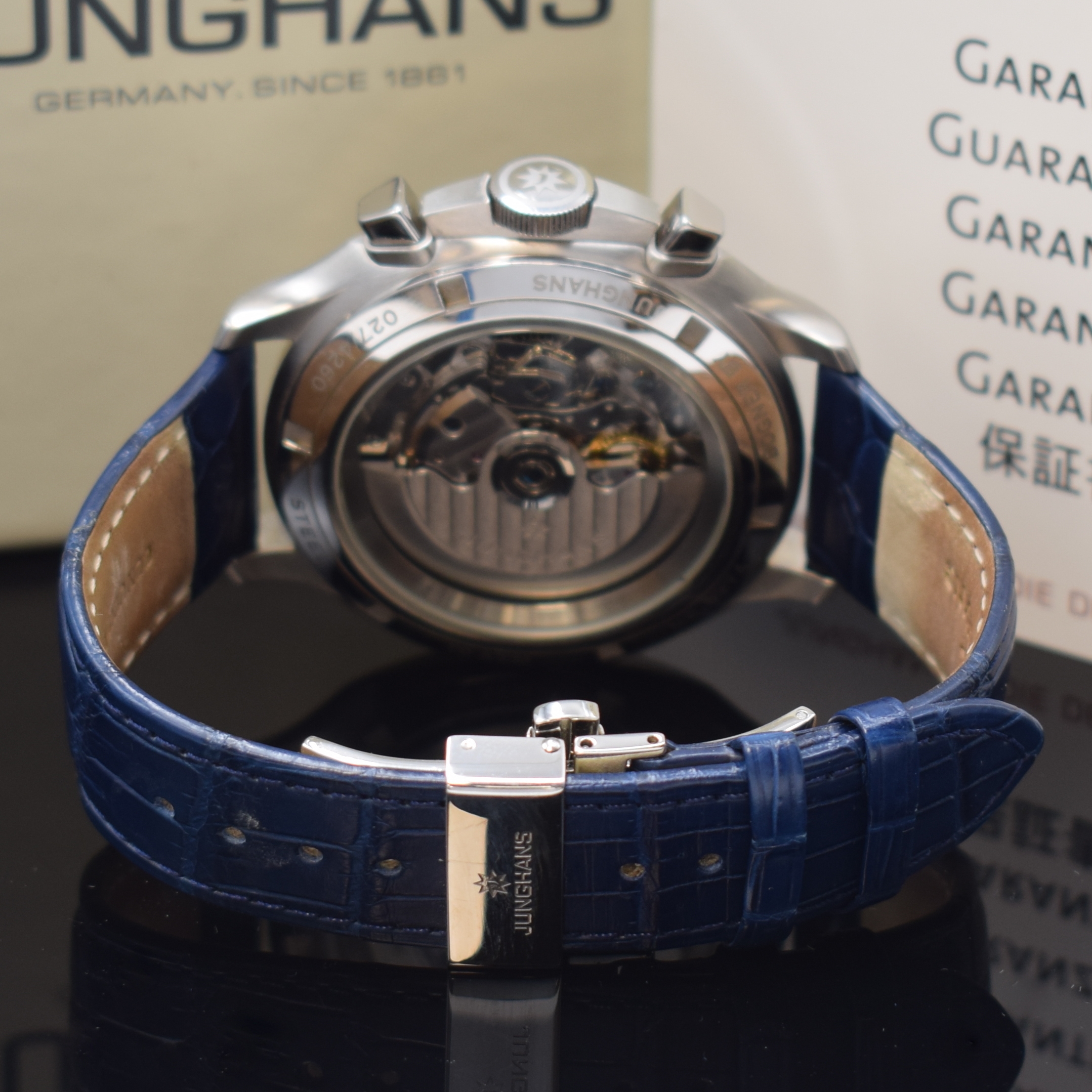 Detail b: JUNGHANS / BOGNER BY JUNGHANS Herrenarmbanduhr Chronoscope Referenz 027/4260.00, Automatik, Edelstahlgeh. inkl. orig. Lederband m. dopp. Faltschl., ...