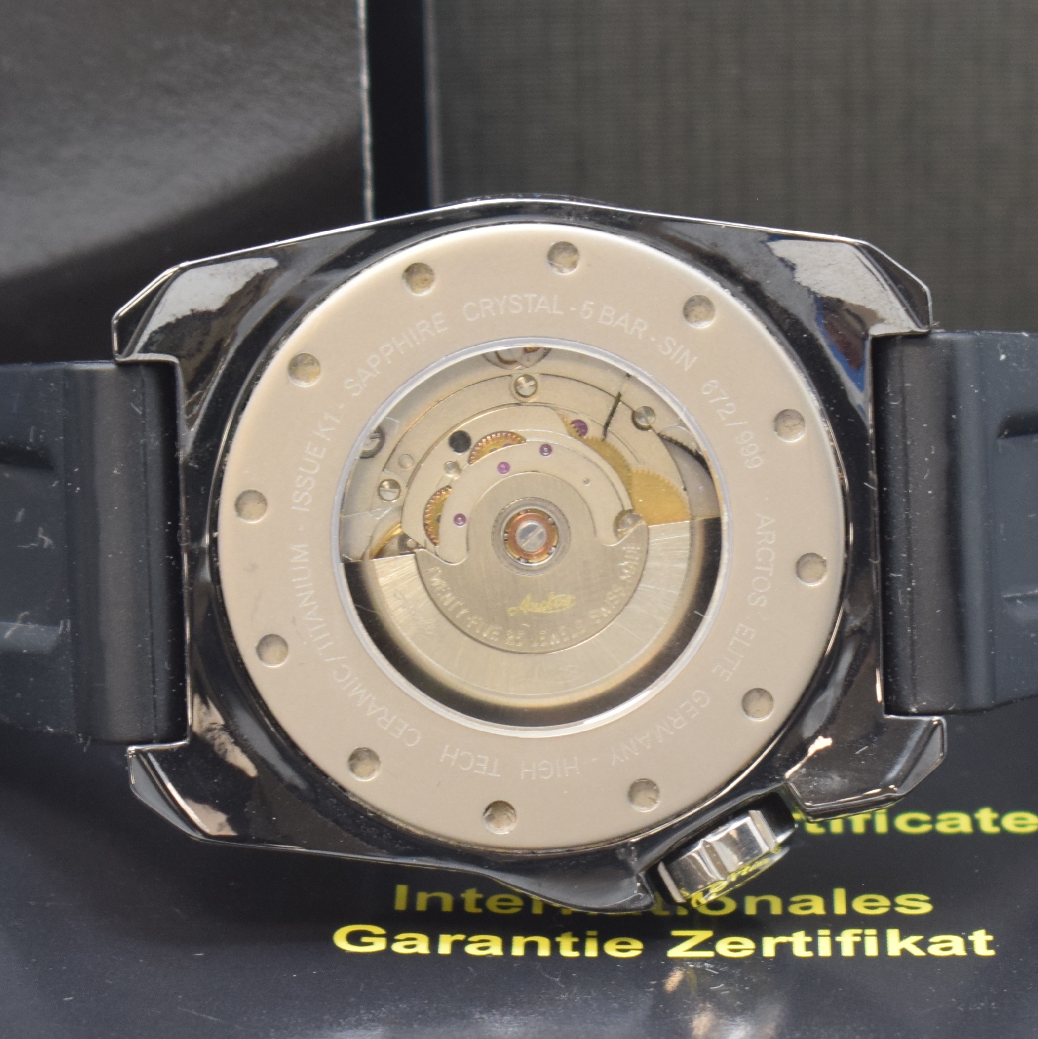 Detail e: ARCTOS Elite, auf 999 Stück limitierte Armbanduhr GPW K1, Automatik, Keramikgeh. inkl. orig. Kautschukband m. orig. Dornschl., beids. vergl., ...