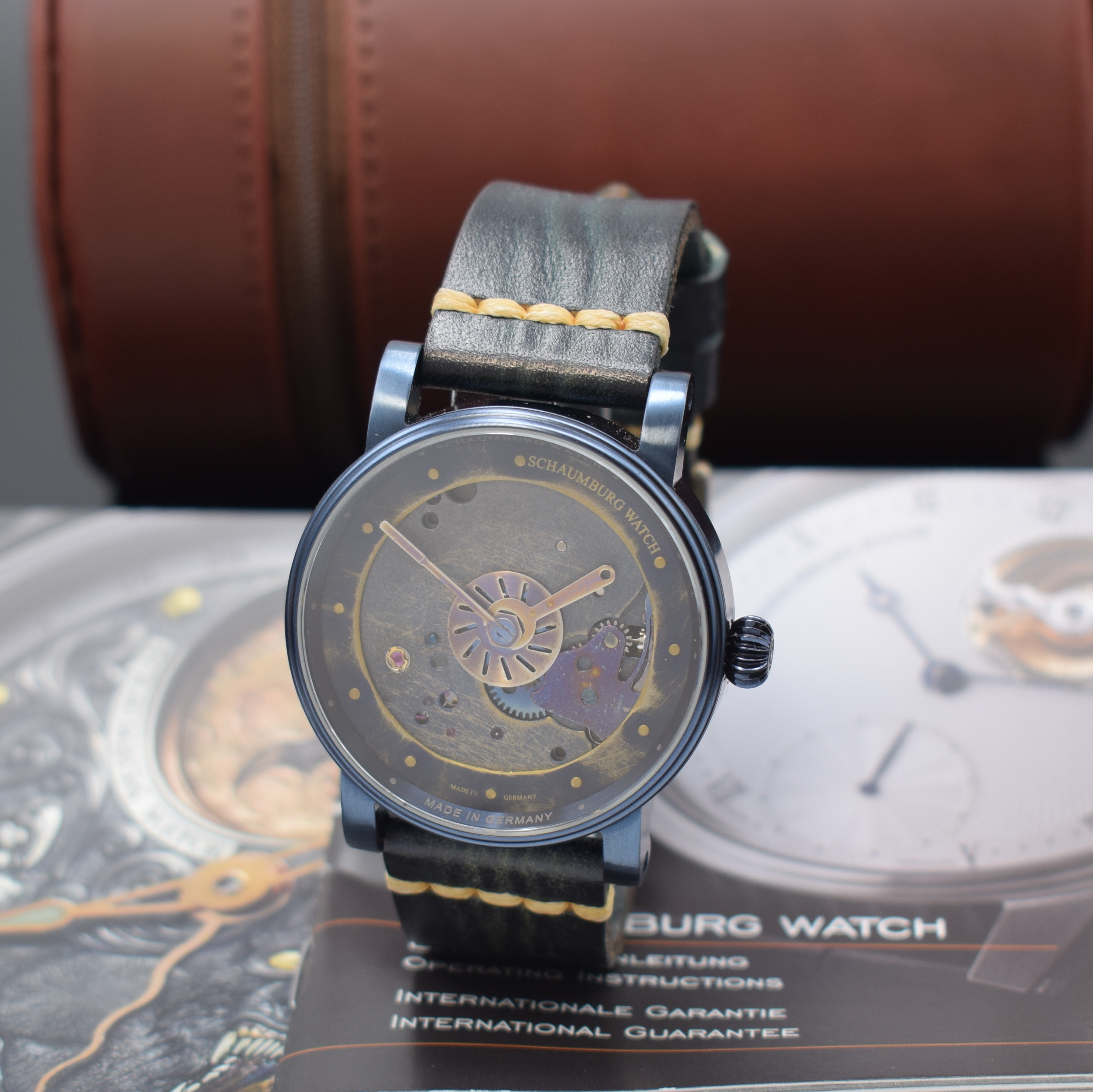 SCHAUMBURG WATCH Unikatorium SteamPunk 2, Handaufzug, gebl. Edelstahlgeh. inkl. orig. Lederband m. orig. Dornschl., beids. vergl., Boden verschr., ...