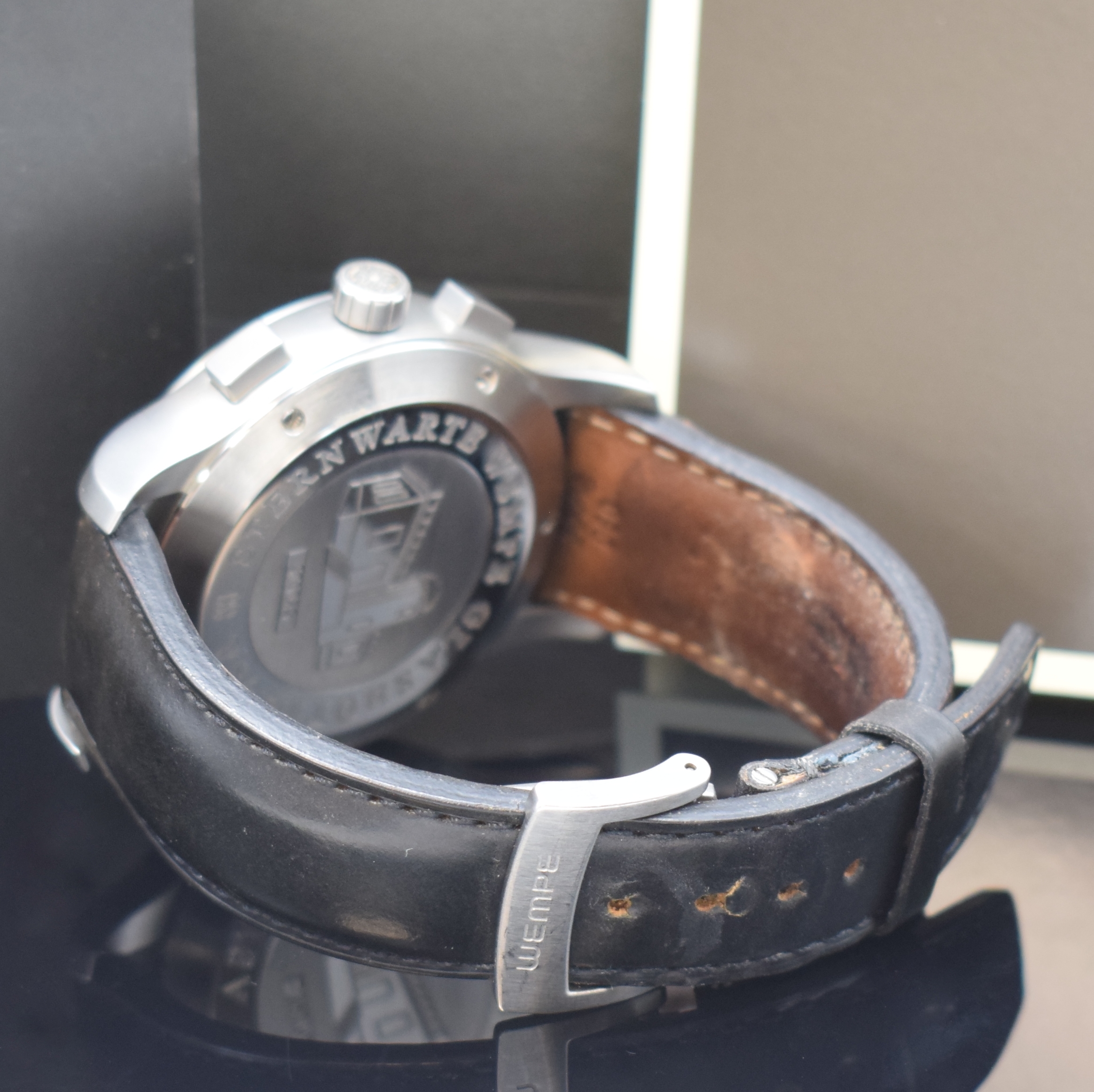 Detail b: WEMPE ZEITMEISTER Armbandchronometer mit Chronograph, Automatik, Edelstahlgeh. inkl. orig. Lederband (zu ers.) m. orig. Faltschl., Boden m. Darst. ...