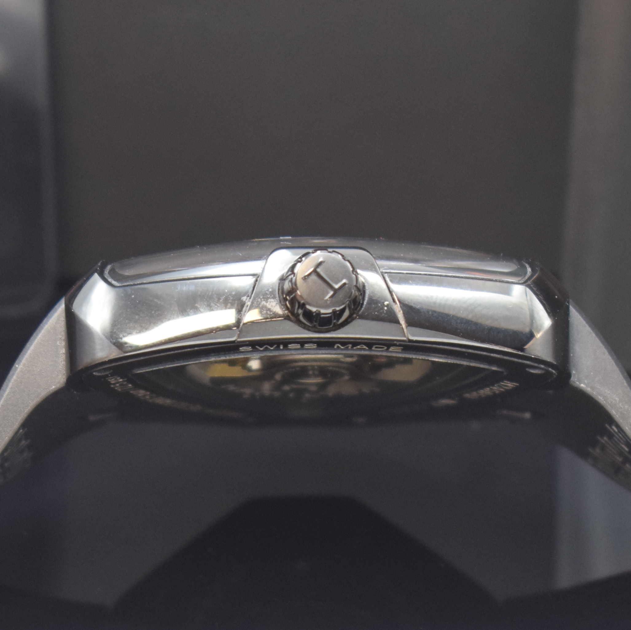 Detail c: HAMILTON Herrenarmbanduhr Ventura Elvis 80 Referenz H245850, Automatik, geschwärztes Edelstahlgeh. inkl. orig. Kautschukband m. orig. Dornschl., ...