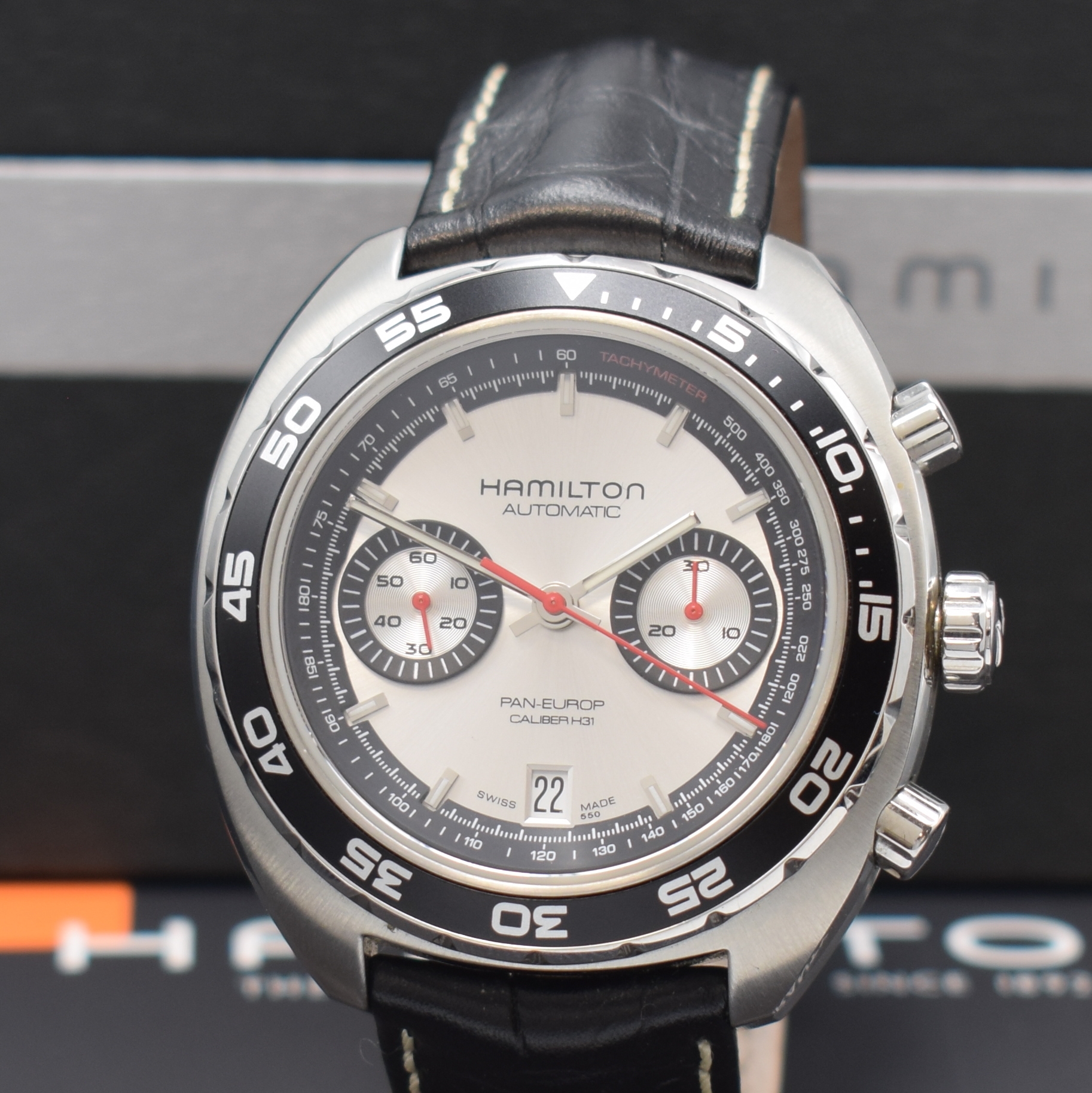 Detail a: HAMILTON Armbandchronograph PAN-EUROP Referenz H357560, Automatik, Edelstahlgeh. inkl. orig. Lederband m. orig. Dornschl., beids. vergl., Boden ...